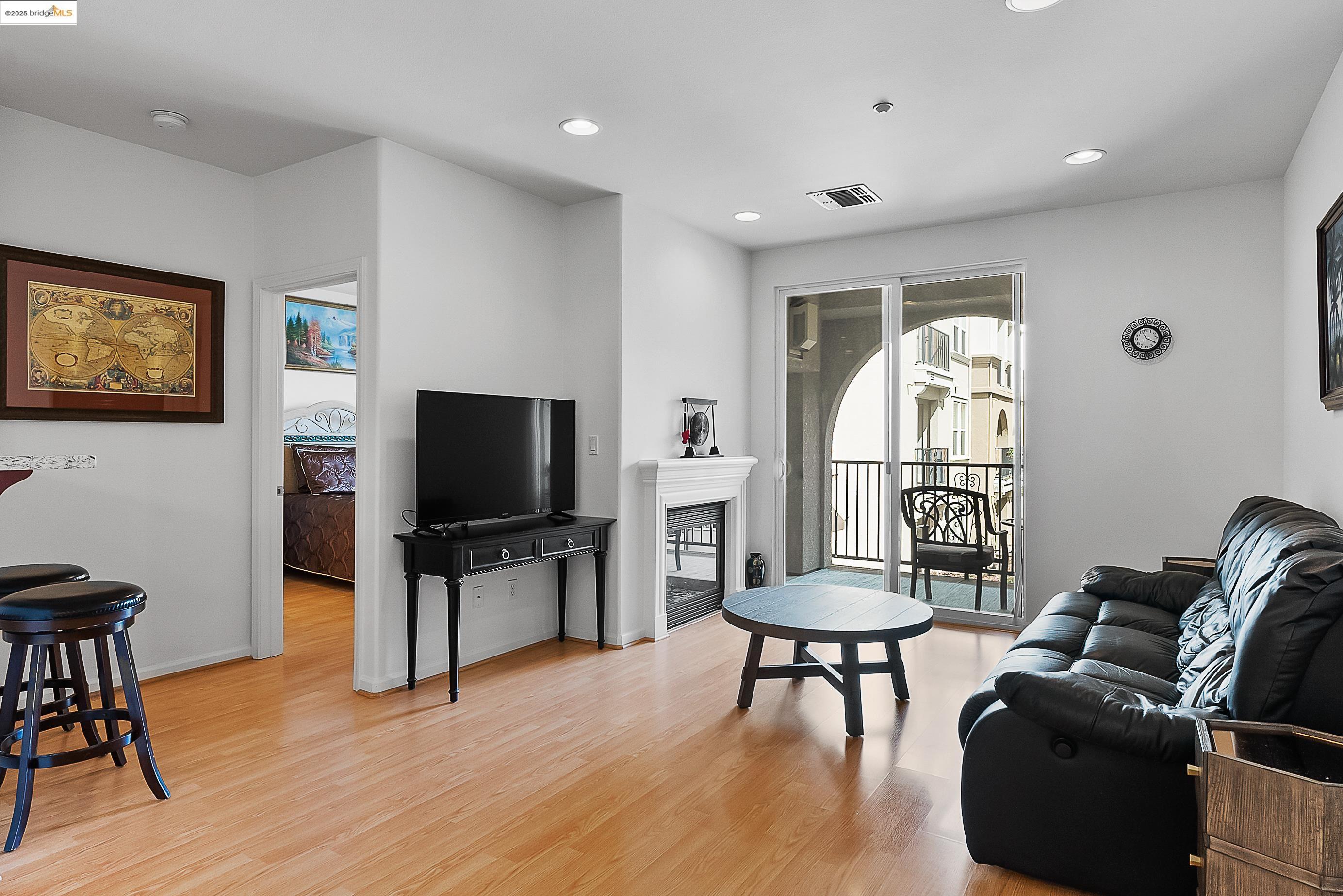 Photo #2: 41105238 Listing 