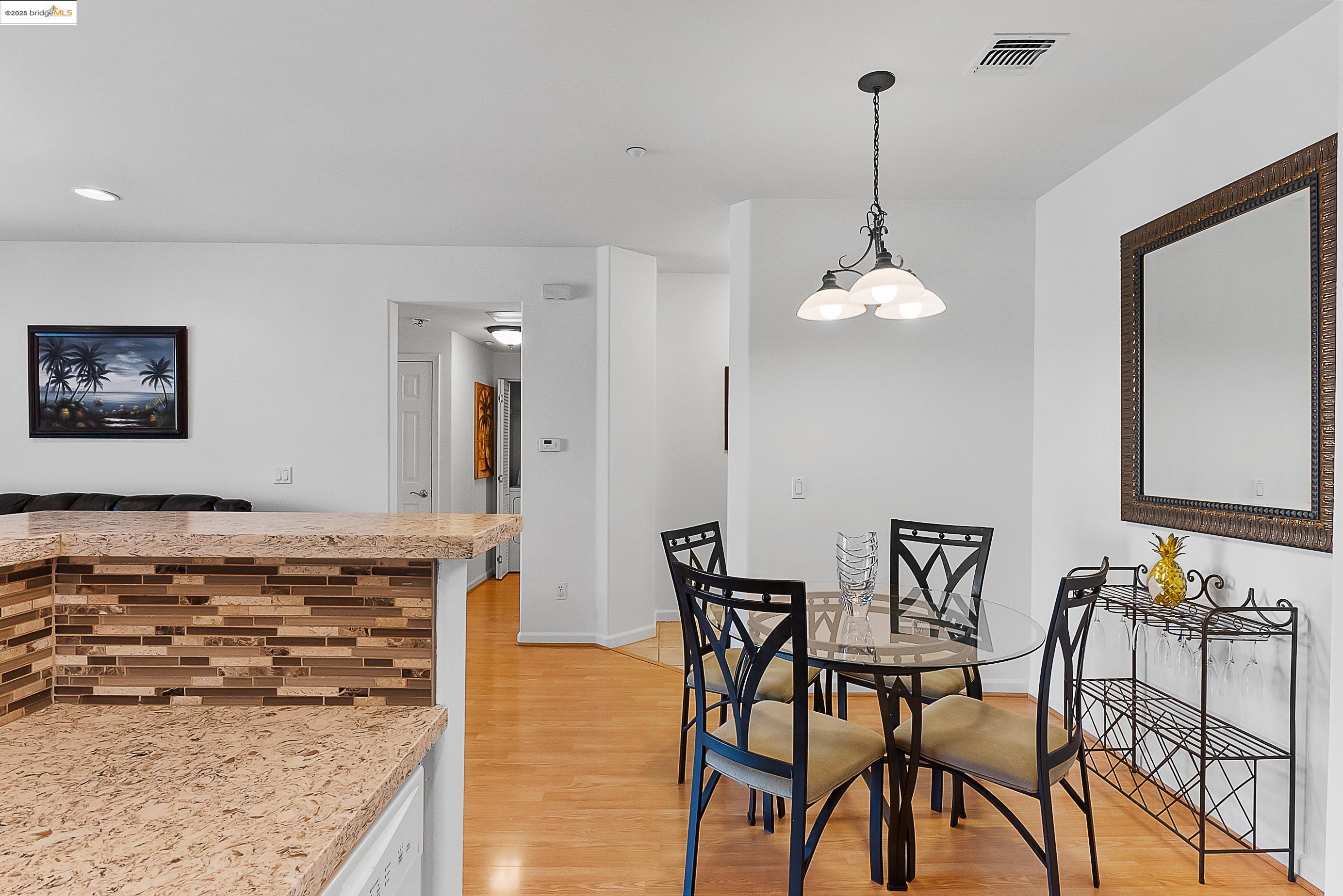 Photo #4: 41105238 Listing 