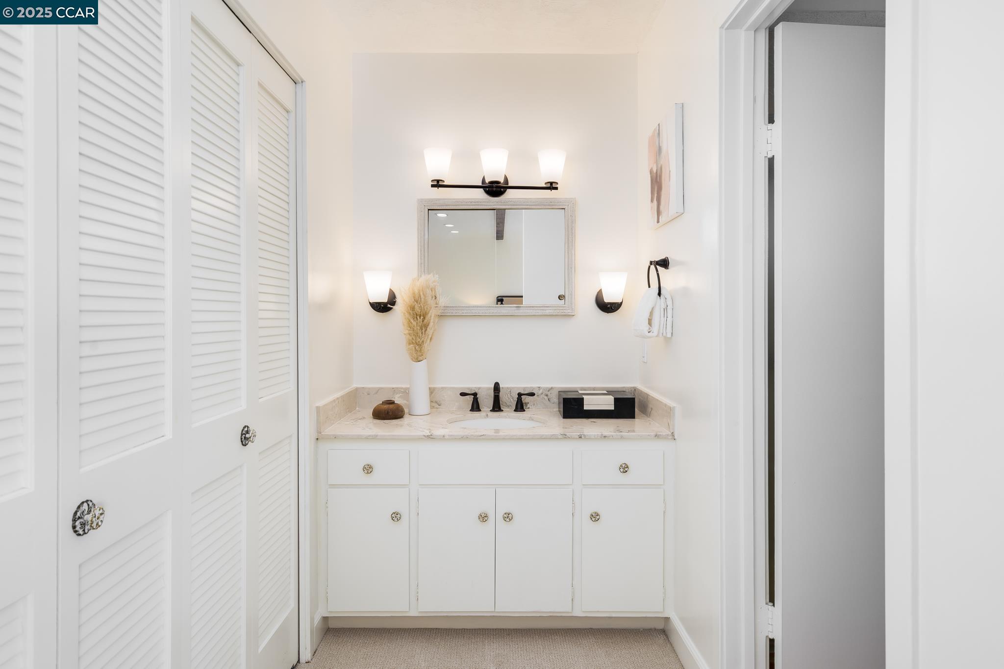 Detail Gallery Image 26 of 37 For 110 Valley Hill Drive, Moraga,  CA 94556 - 4 Beds | 2/1 Baths