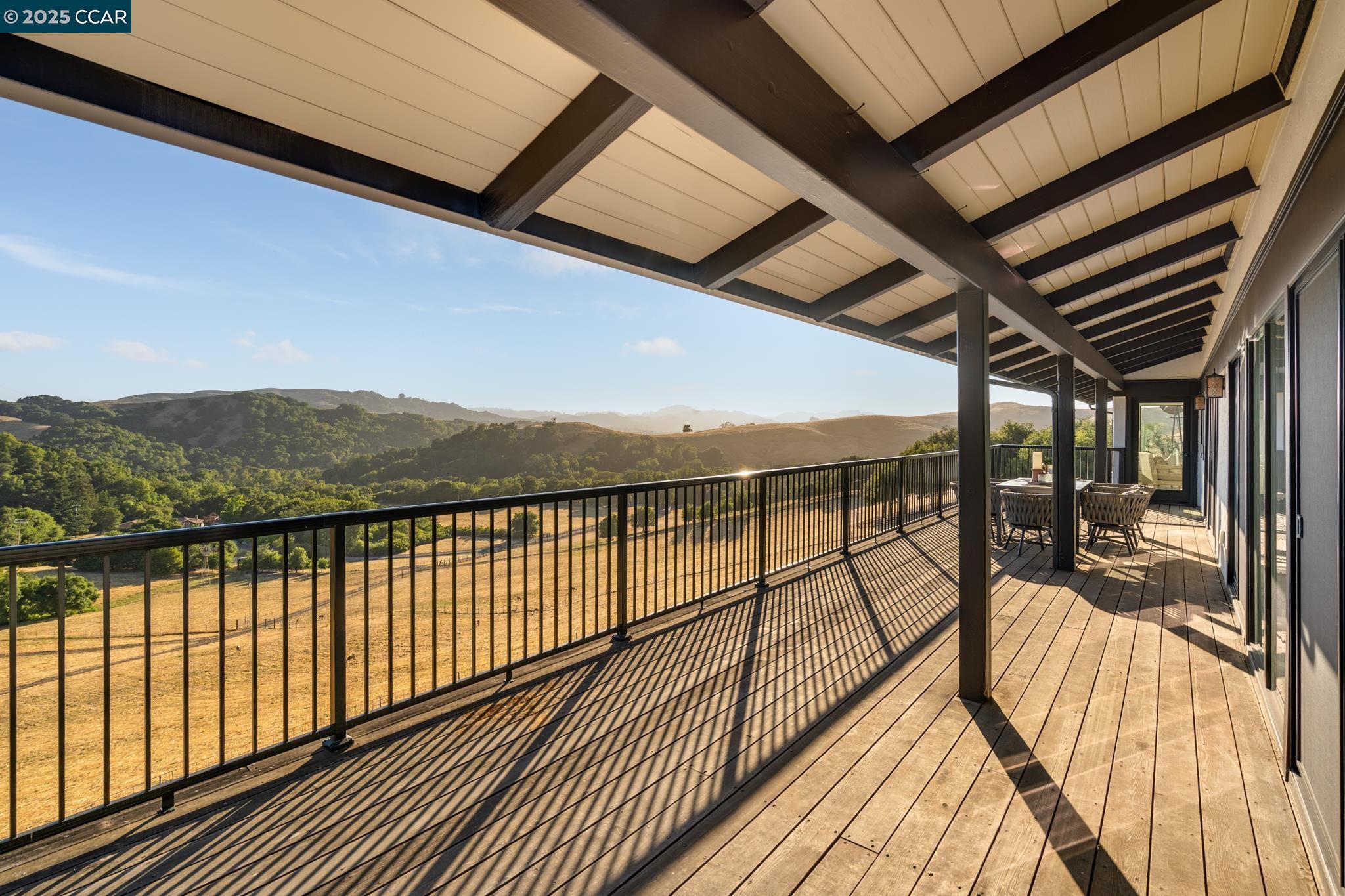 Detail Gallery Image 29 of 37 For 110 Valley Hill Drive, Moraga,  CA 94556 - 4 Beds | 2/1 Baths
