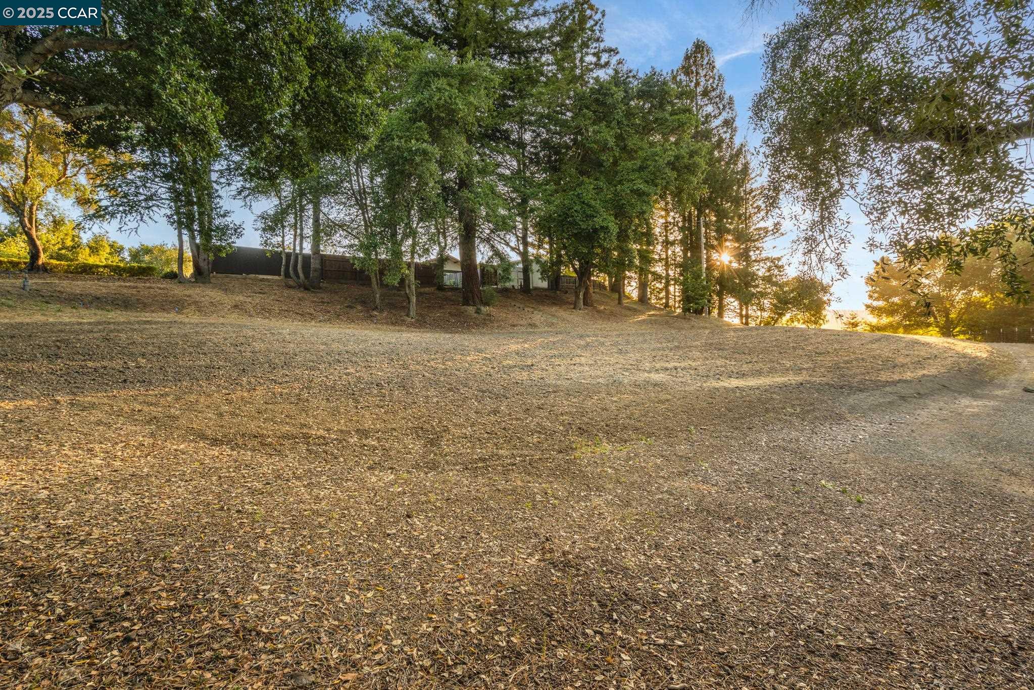 Detail Gallery Image 33 of 37 For 110 Valley Hill Drive, Moraga,  CA 94556 - 4 Beds | 2/1 Baths