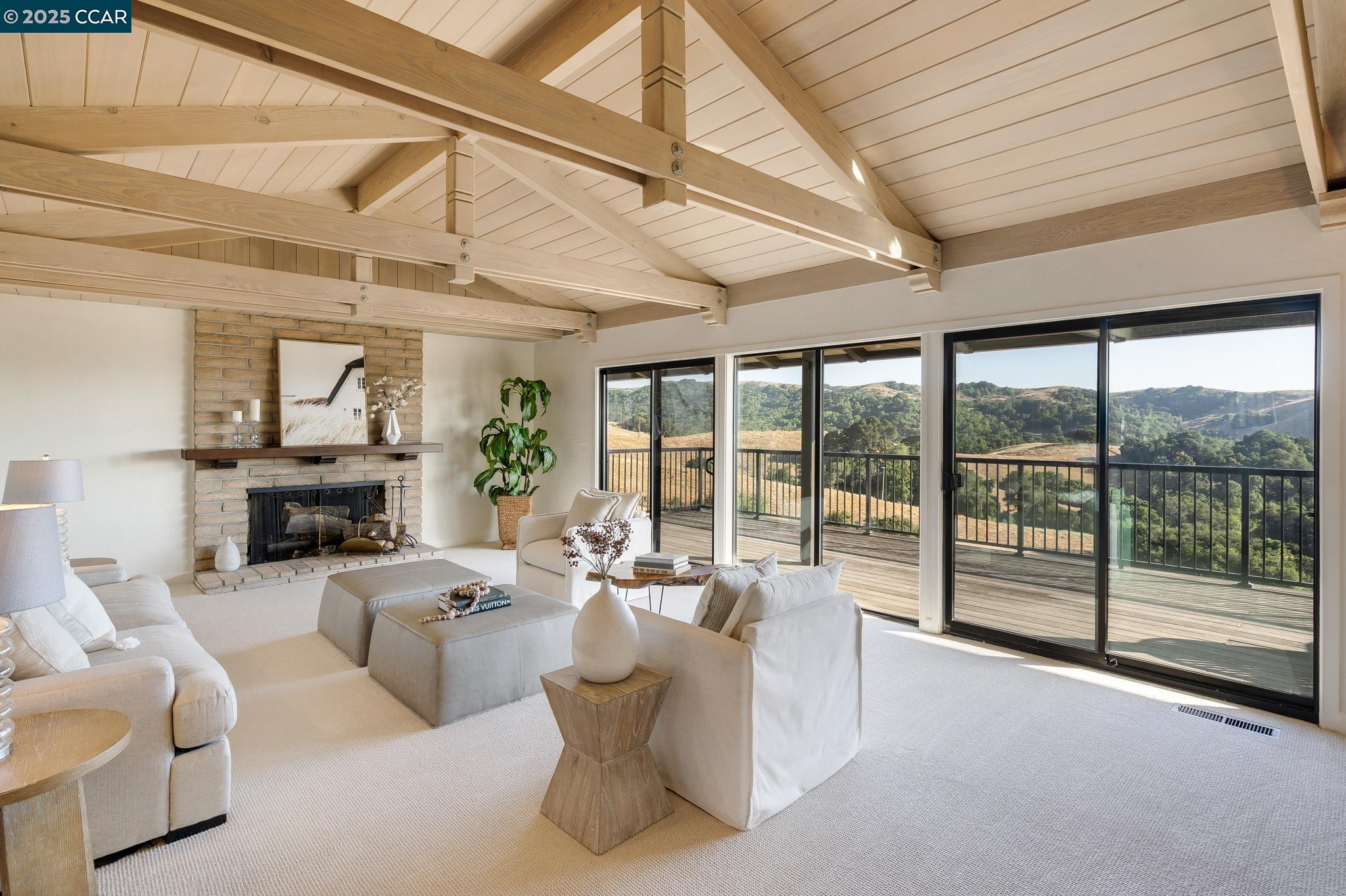 Detail Gallery Image 10 of 37 For 110 Valley Hill Drive, Moraga,  CA 94556 - 4 Beds | 2/1 Baths