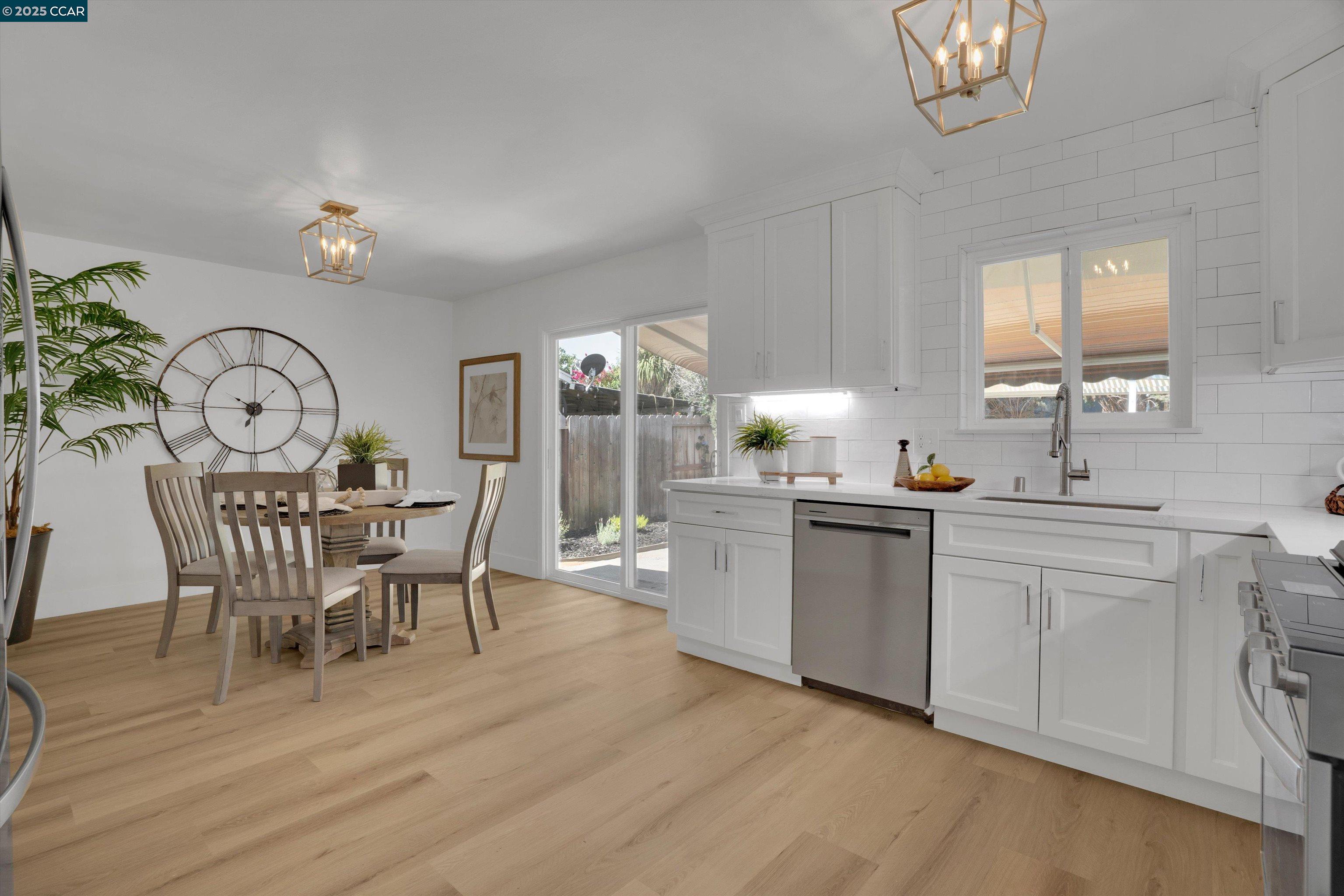 Detail Gallery Image 1 of 26 For 3577 Dumbarton St, Concord,  CA 94519 - 3 Beds | 2 Baths