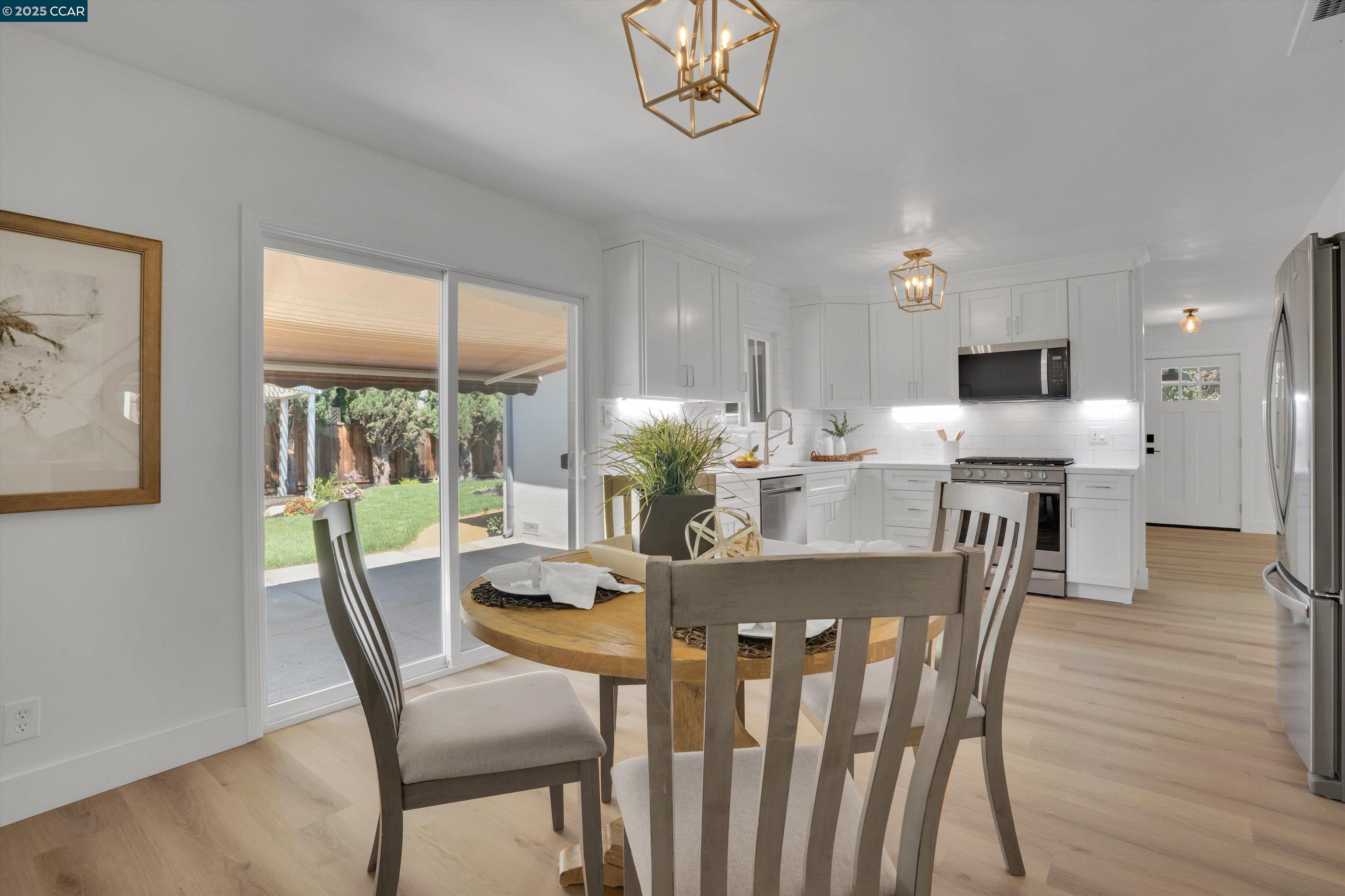 Detail Gallery Image 12 of 26 For 3577 Dumbarton St, Concord,  CA 94519 - 3 Beds | 2 Baths