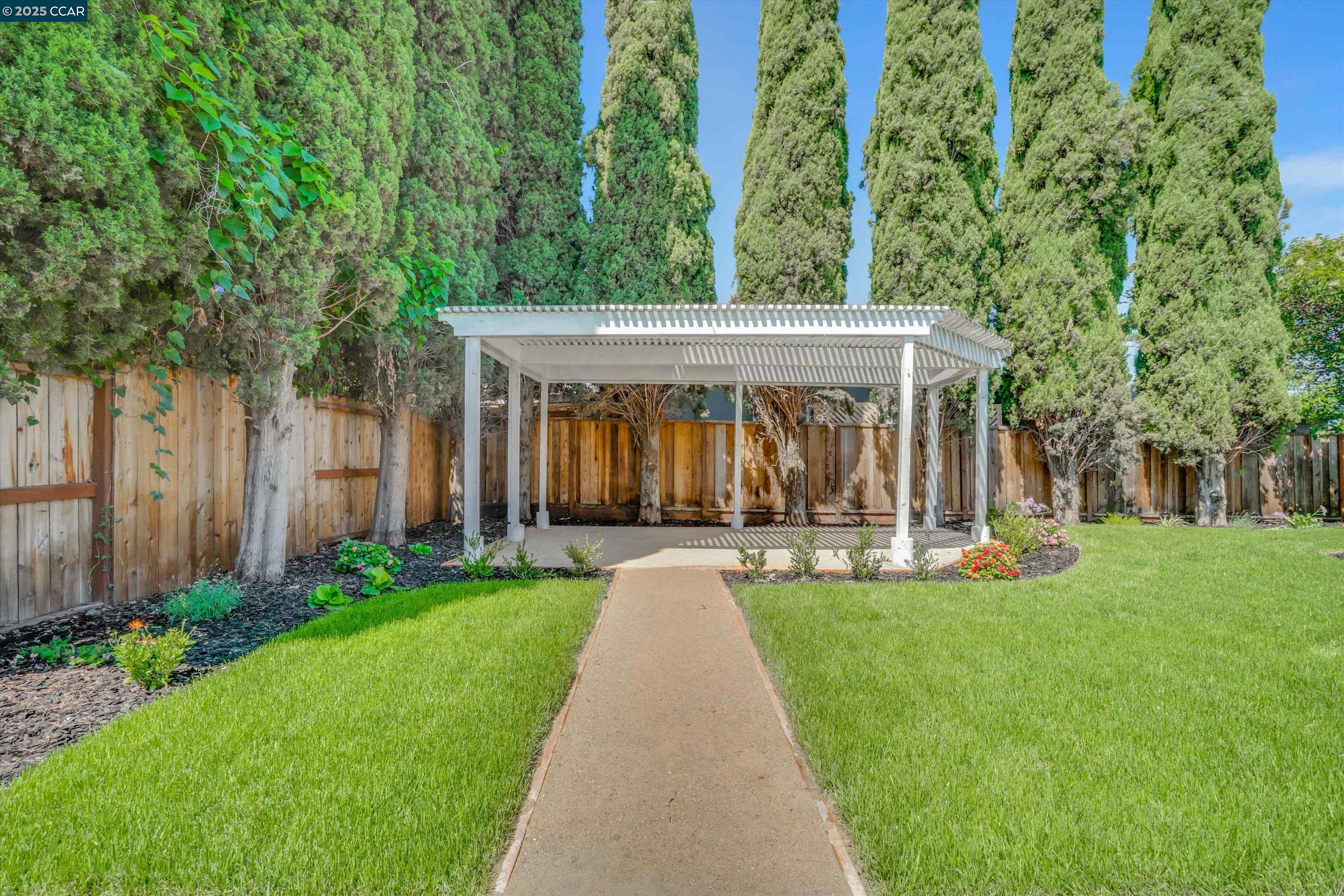Detail Gallery Image 18 of 26 For 3577 Dumbarton St, Concord,  CA 94519 - 3 Beds | 2 Baths