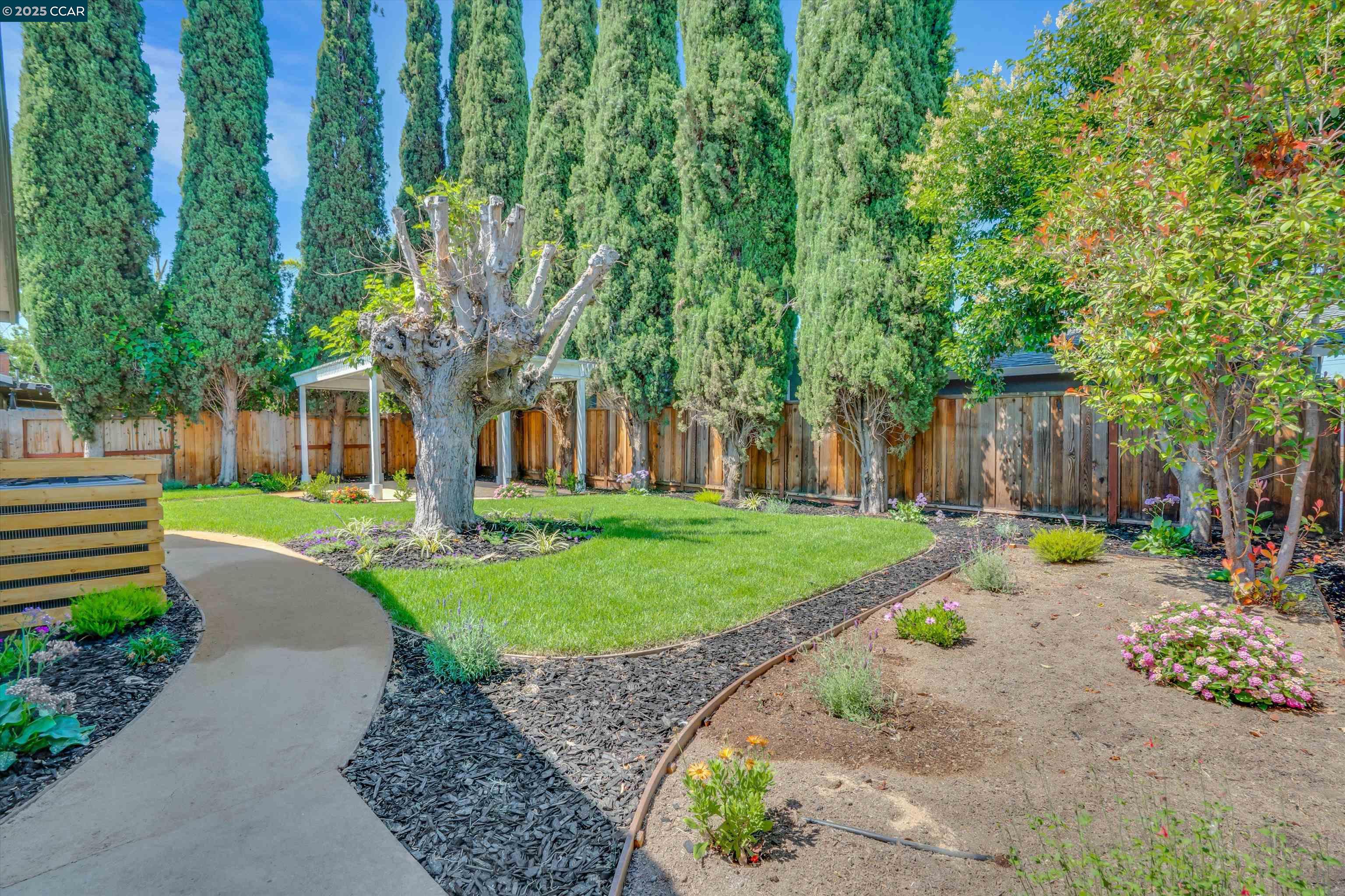 Detail Gallery Image 19 of 26 For 3577 Dumbarton St, Concord,  CA 94519 - 3 Beds | 2 Baths