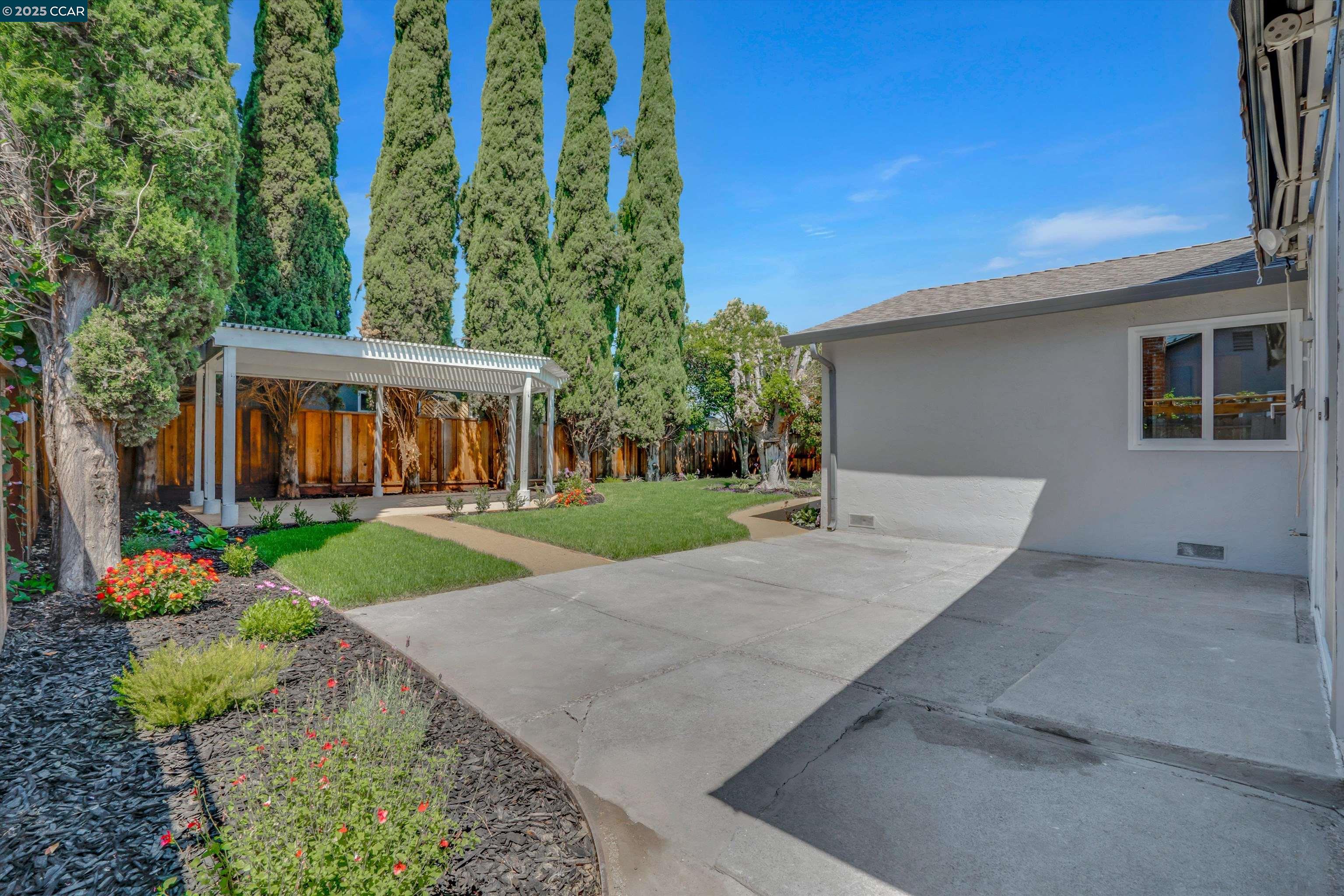 Detail Gallery Image 21 of 26 For 3577 Dumbarton St, Concord,  CA 94519 - 3 Beds | 2 Baths