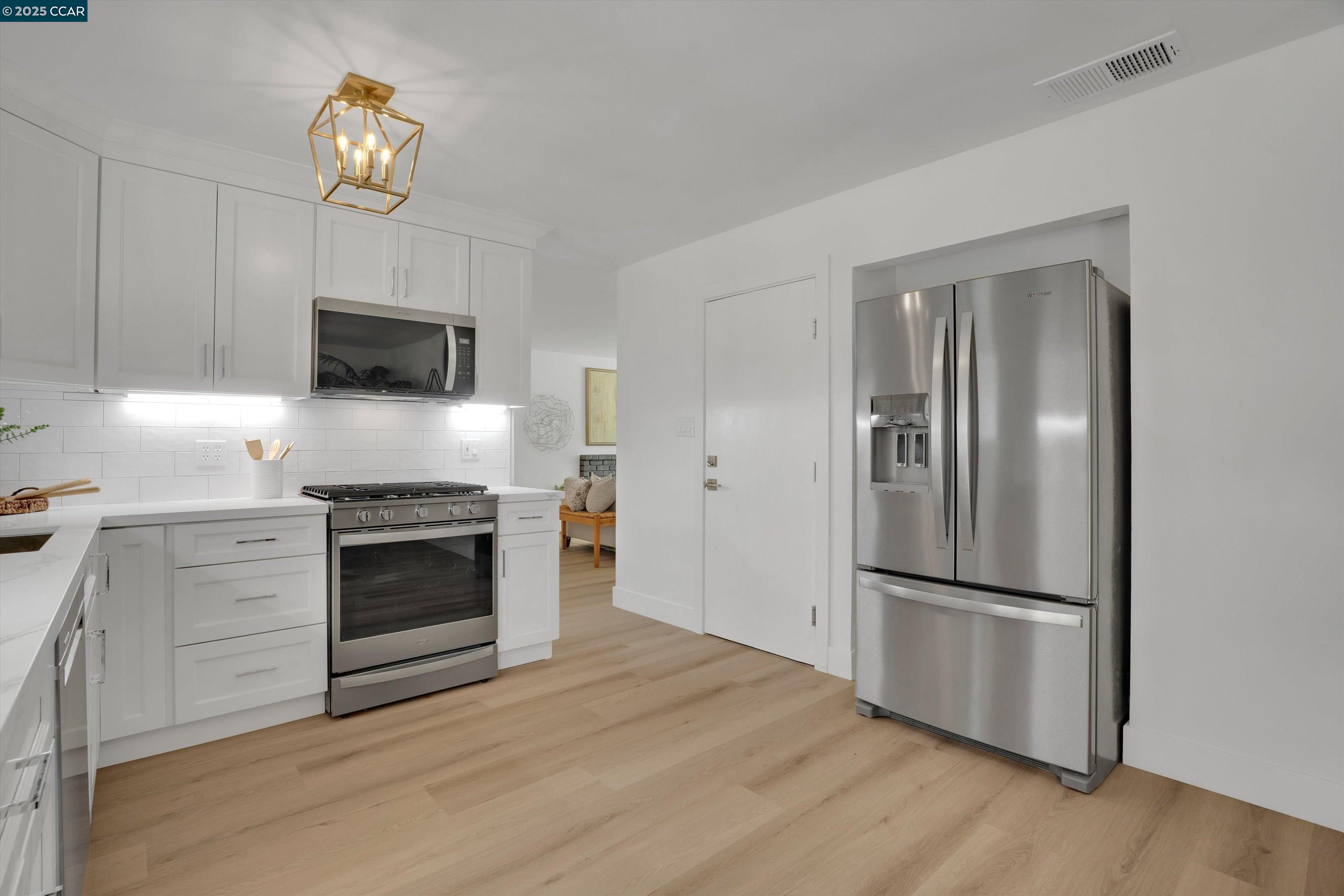Detail Gallery Image 9 of 26 For 3577 Dumbarton St, Concord,  CA 94519 - 3 Beds | 2 Baths