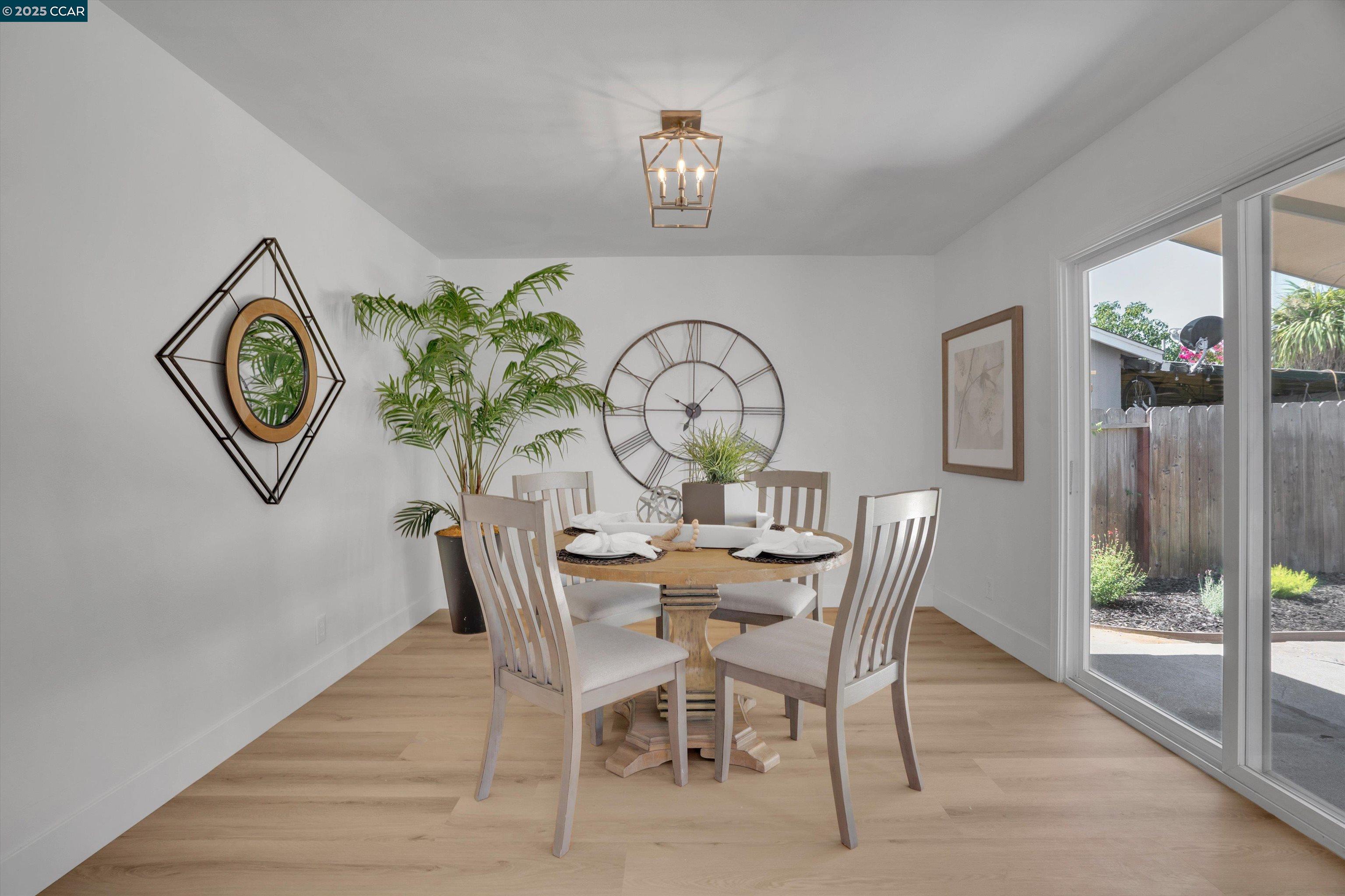 Detail Gallery Image 10 of 26 For 3577 Dumbarton St, Concord,  CA 94519 - 3 Beds | 2 Baths