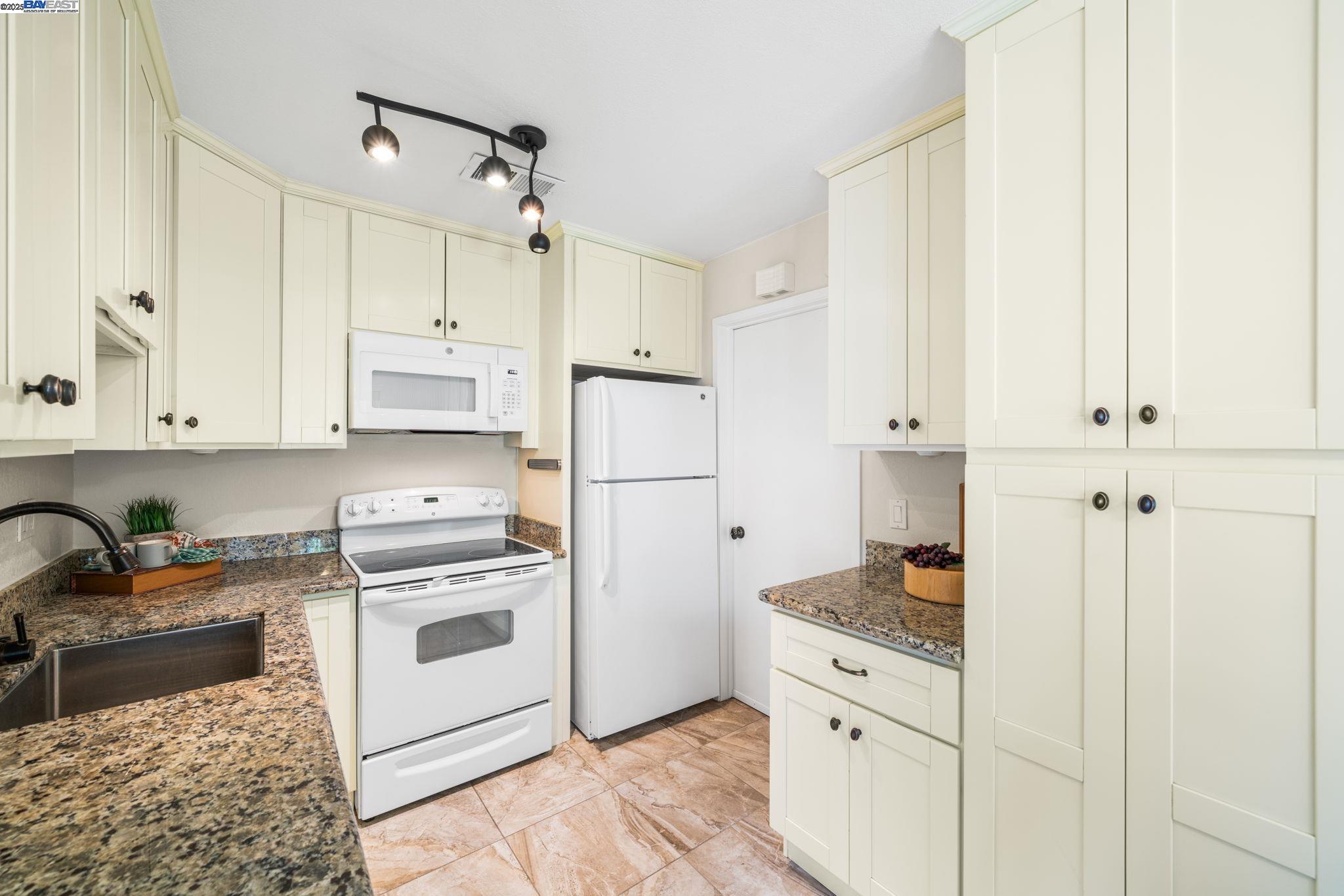 Photo #8: 41105241 Listing: Photo #8
