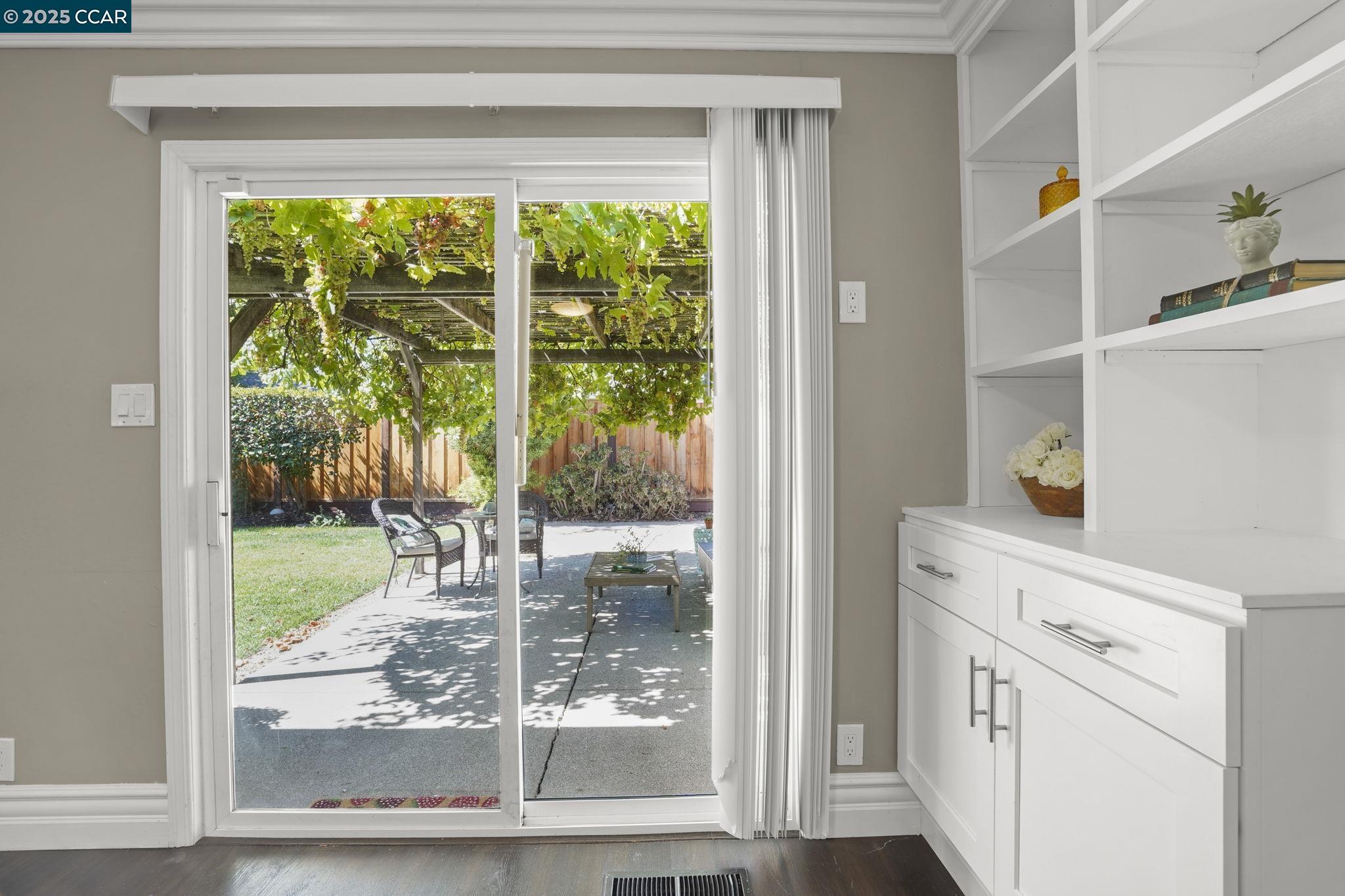 Detail Gallery Image 11 of 24 For 5492 Wilke Dr, Concord,  CA 94521 - 4 Beds | 2 Baths