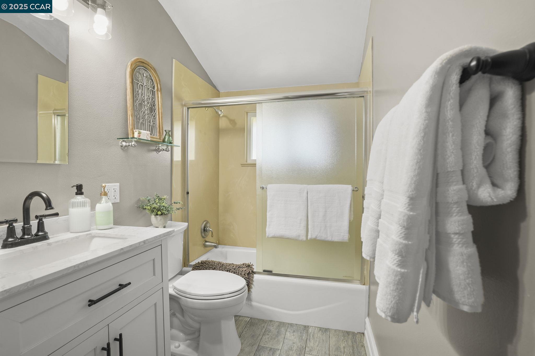 Detail Gallery Image 19 of 24 For 5492 Wilke Dr, Concord,  CA 94521 - 4 Beds | 2 Baths