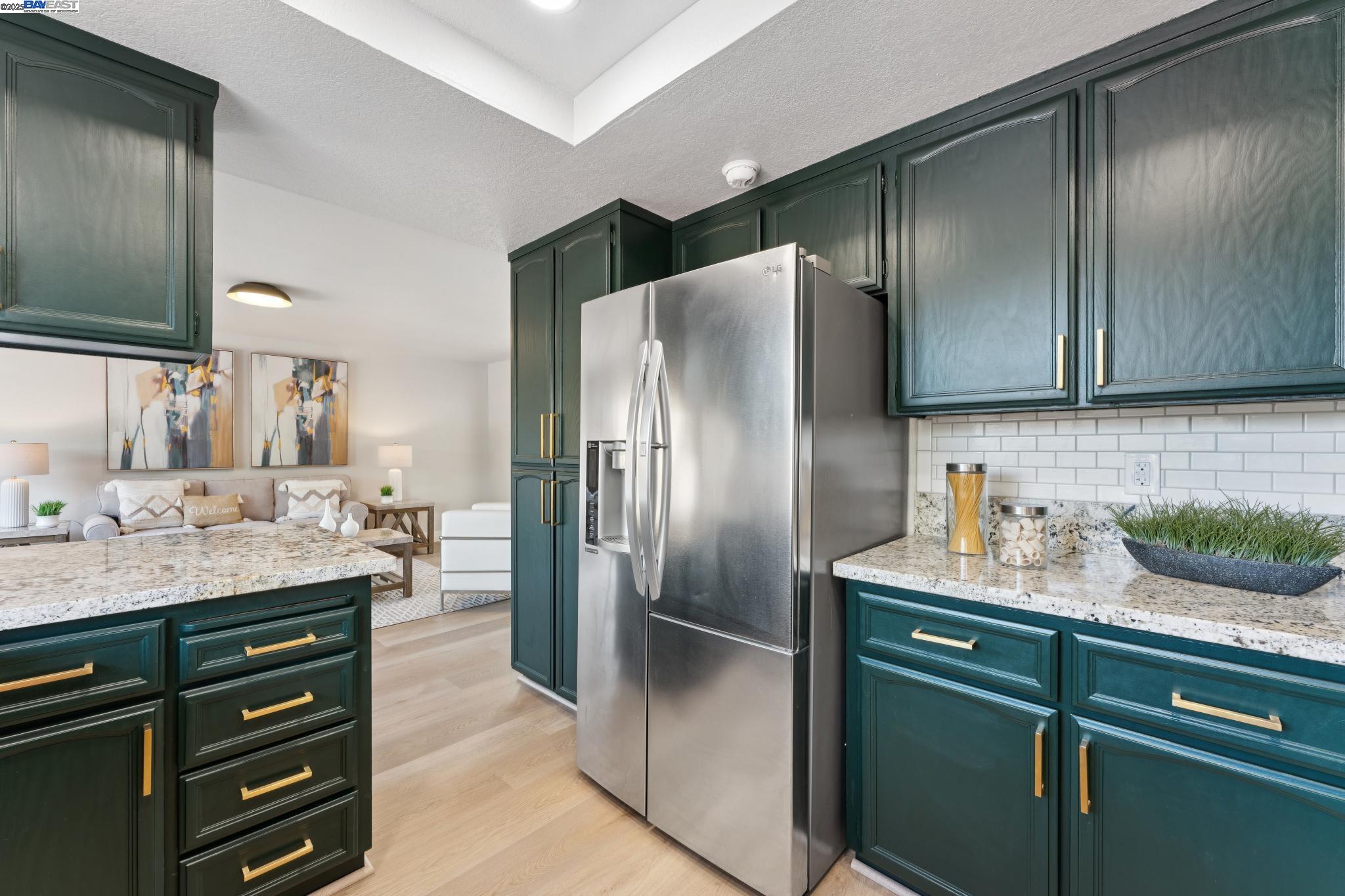 Detail Gallery Image 18 of 55 For 111 Capetown Dr, Alameda,  CA 94502 - 4 Beds | 2/1 Baths
