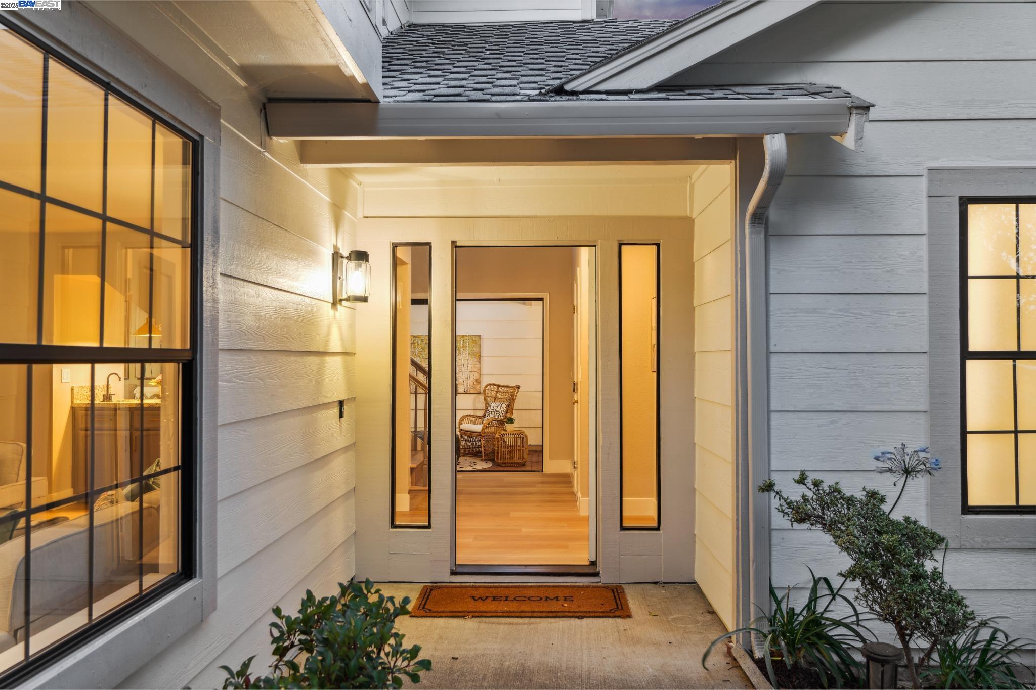 Detail Gallery Image 3 of 55 For 111 Capetown Dr, Alameda,  CA 94502 - 4 Beds | 2/1 Baths