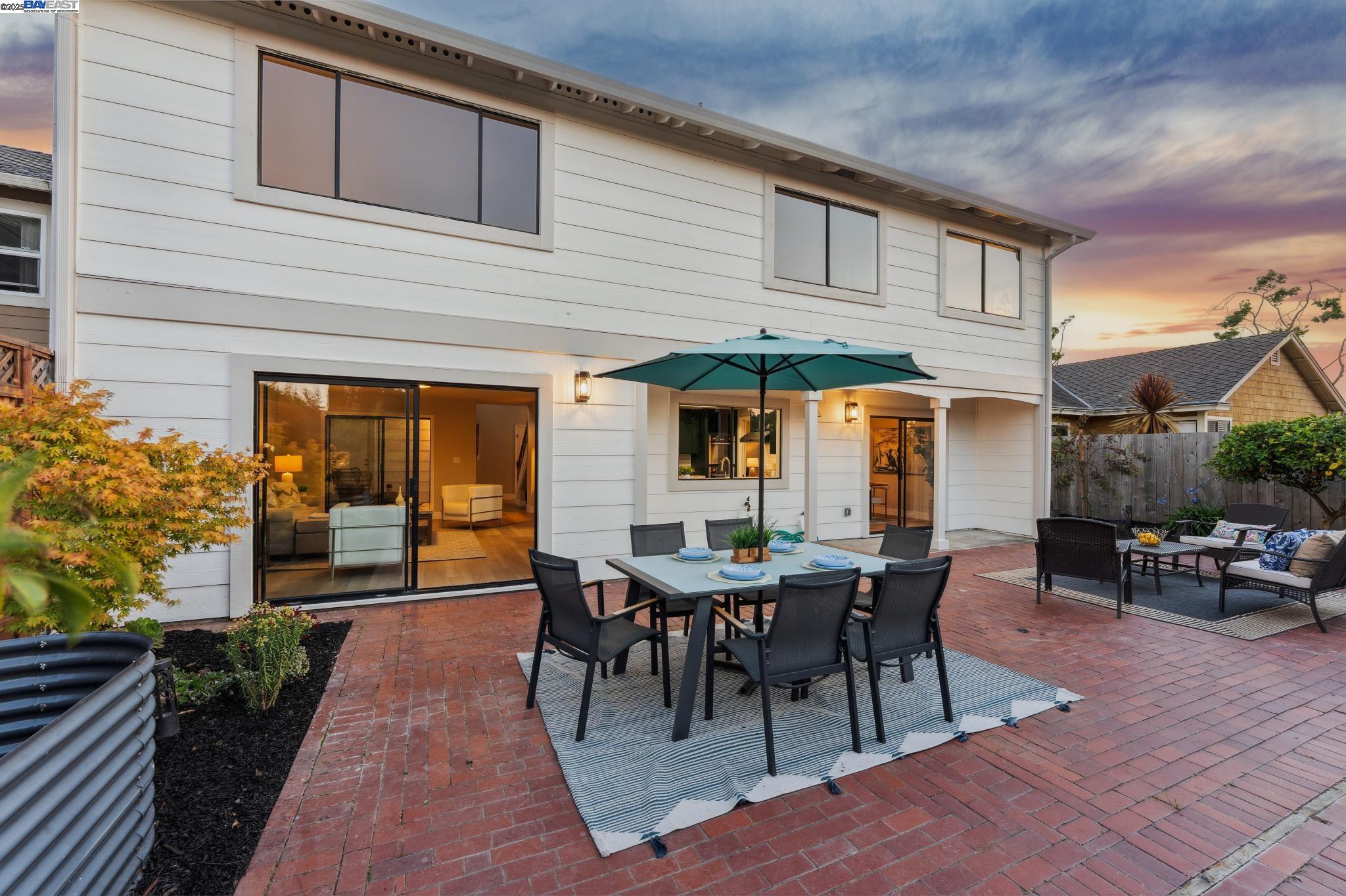 Detail Gallery Image 25 of 55 For 111 Capetown Dr, Alameda,  CA 94502 - 4 Beds | 2/1 Baths