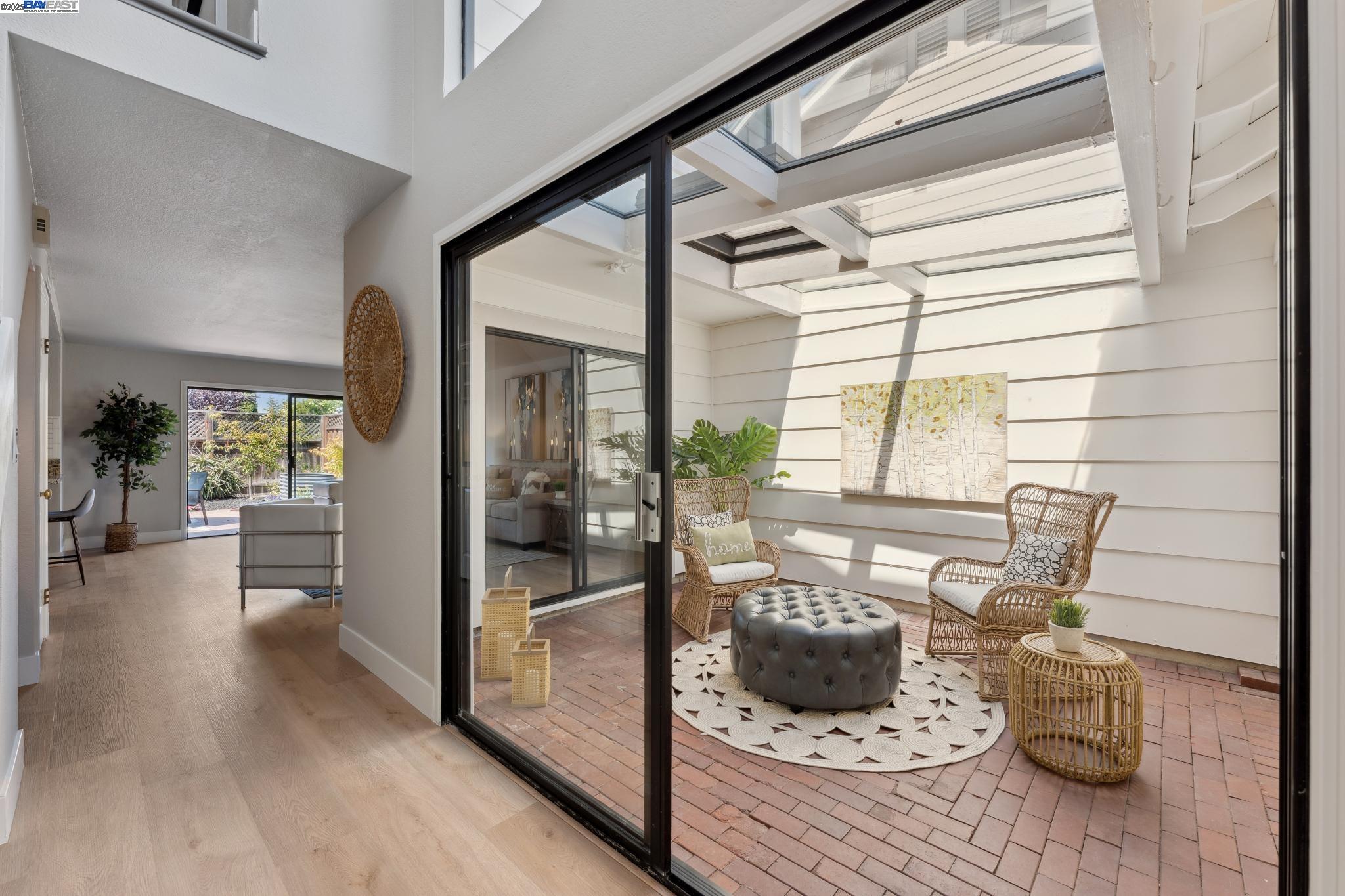 Detail Gallery Image 28 of 55 For 111 Capetown Dr, Alameda,  CA 94502 - 4 Beds | 2/1 Baths