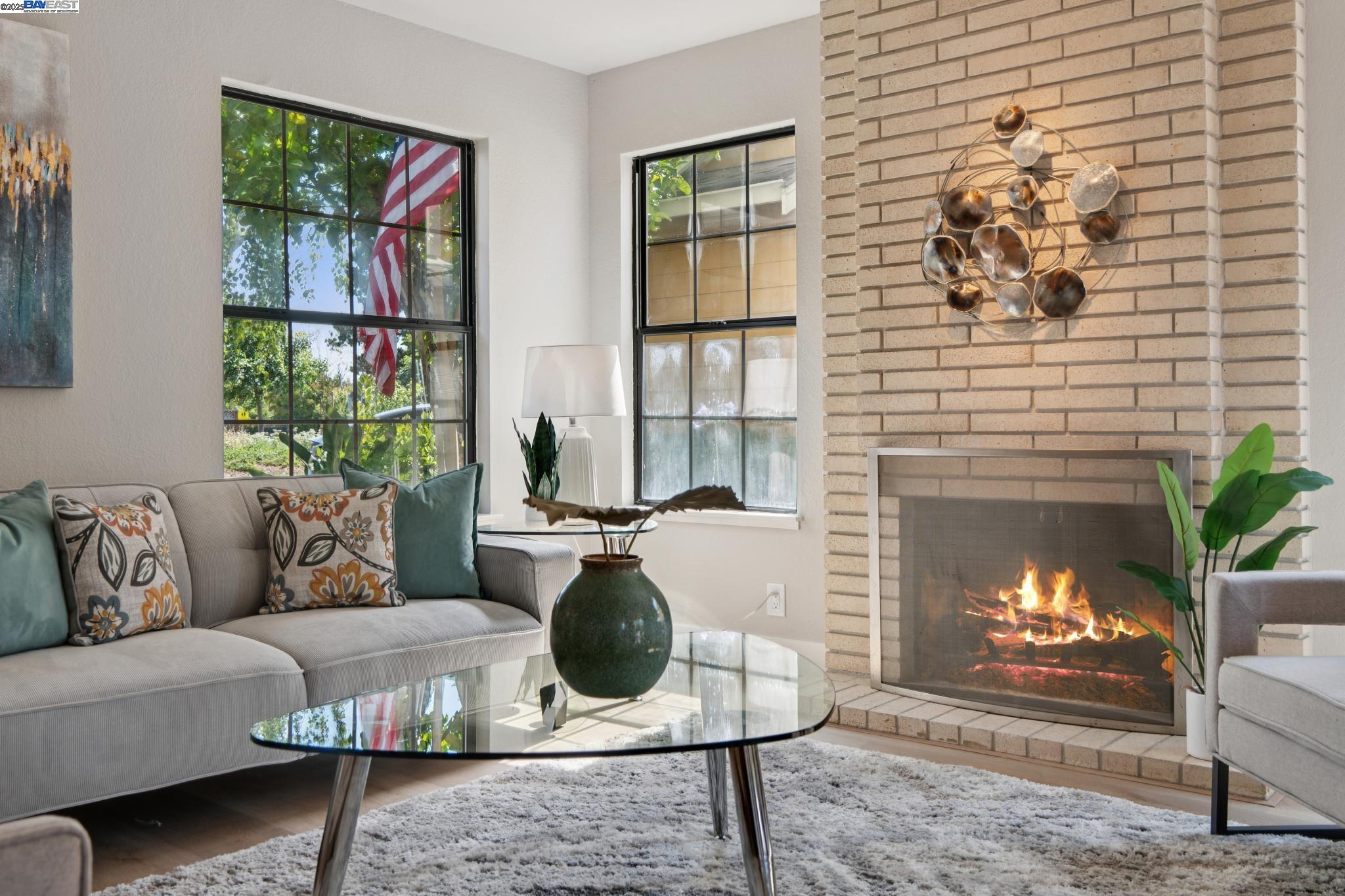 Detail Gallery Image 7 of 55 For 111 Capetown Dr, Alameda,  CA 94502 - 4 Beds | 2/1 Baths