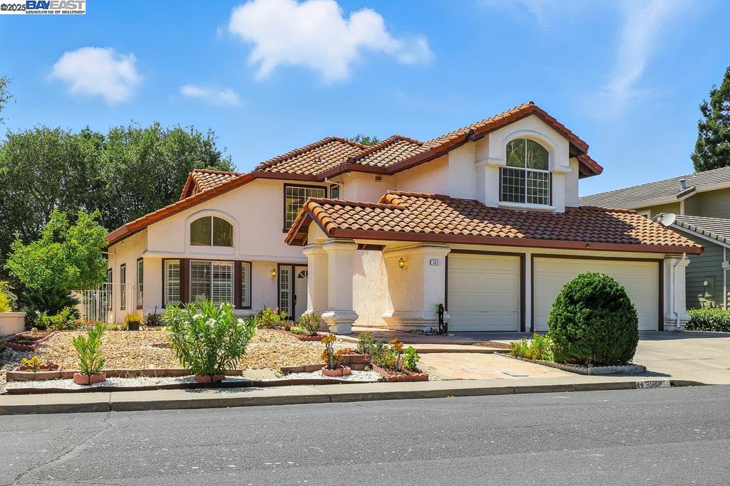Detail Gallery Image 3 of 60 For 302 Carson St, Hercules,  CA 94547 - 4 Beds | 3 Baths