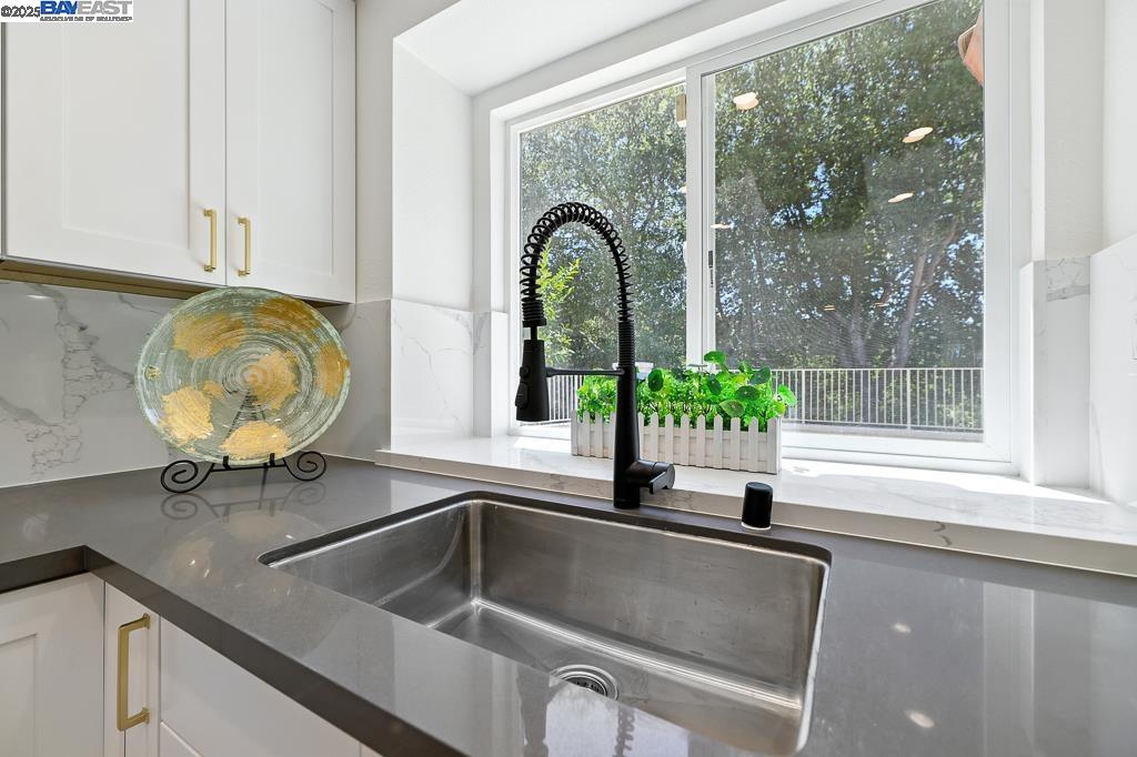 Detail Gallery Image 23 of 60 For 302 Carson St, Hercules,  CA 94547 - 4 Beds | 3 Baths
