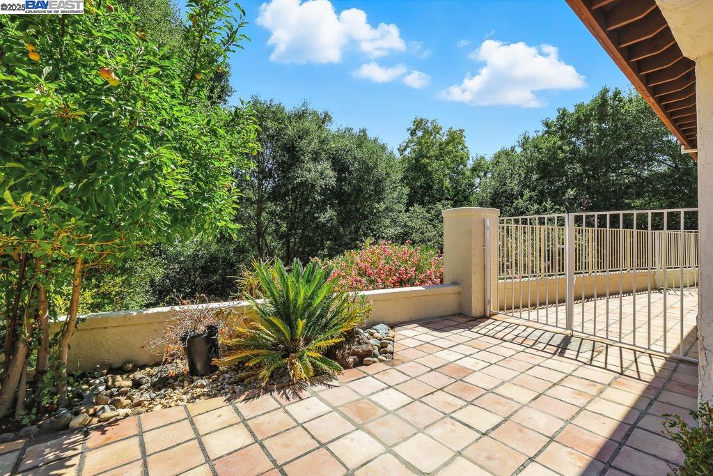 Detail Gallery Image 5 of 60 For 302 Carson St, Hercules,  CA 94547 - 4 Beds | 3 Baths