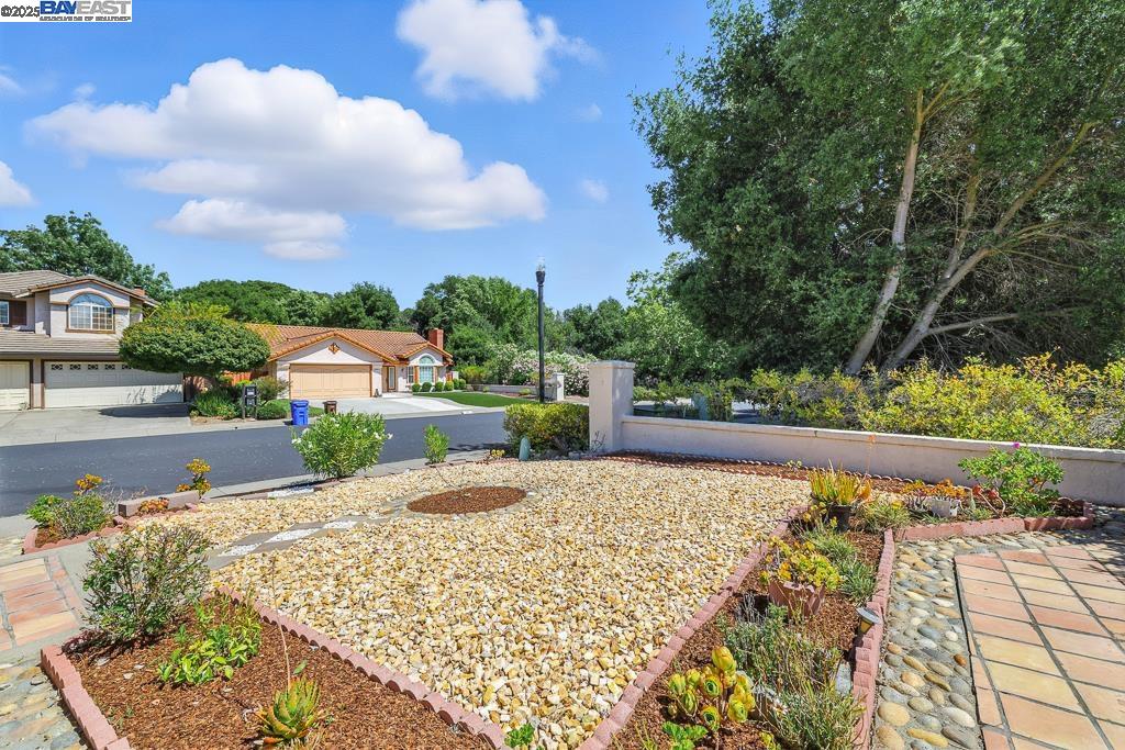 Detail Gallery Image 60 of 60 For 302 Carson St, Hercules,  CA 94547 - 4 Beds | 3 Baths