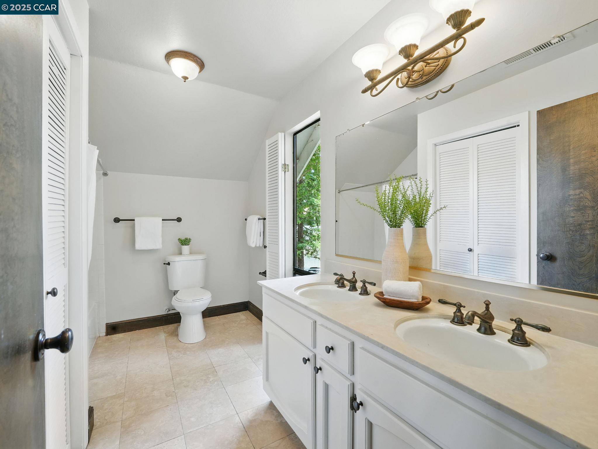 Detail Gallery Image 22 of 44 For 66 Ambleside Court, Danville,  CA 94526 - 4 Beds | 3 Baths