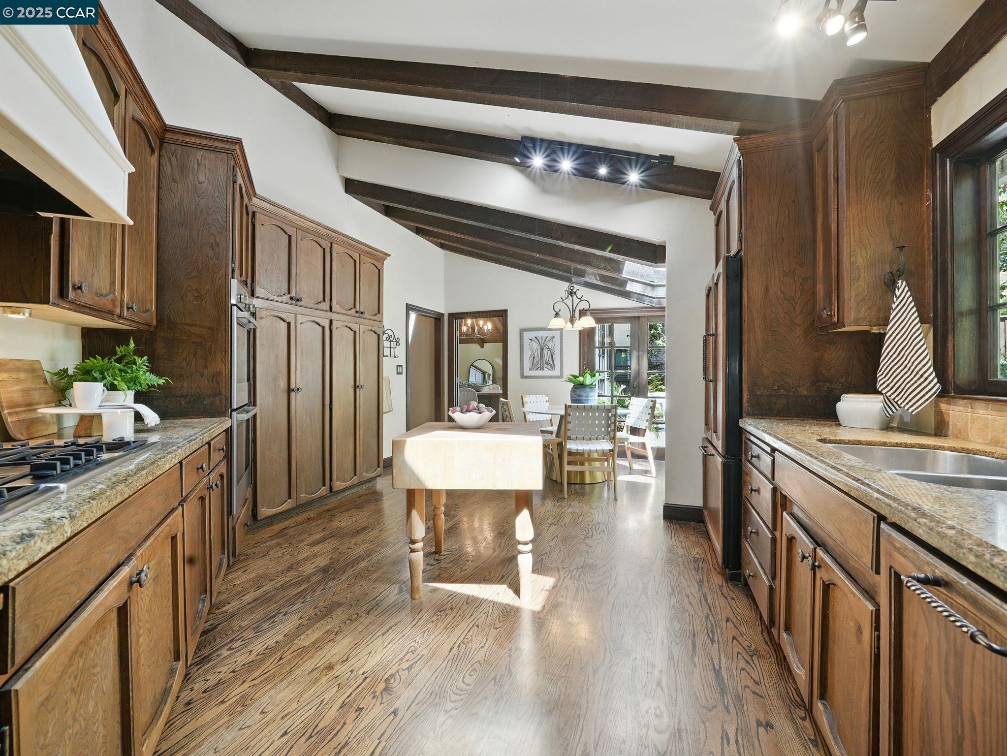 Detail Gallery Image 10 of 44 For 66 Ambleside Court, Danville,  CA 94526 - 4 Beds | 3 Baths