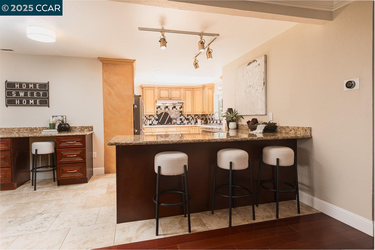 Detail Gallery Image 13 of 33 For 1736 Silverwood Dr, Martinez,  CA 94553 - 3 Beds | 2 Baths