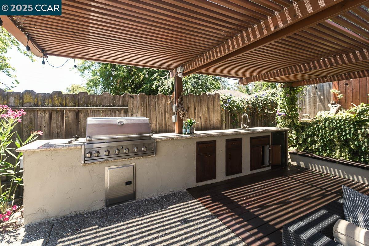 Detail Gallery Image 30 of 42 For 1736 Silverwood Dr, Martinez,  CA 94553 - 3 Beds | 2 Baths