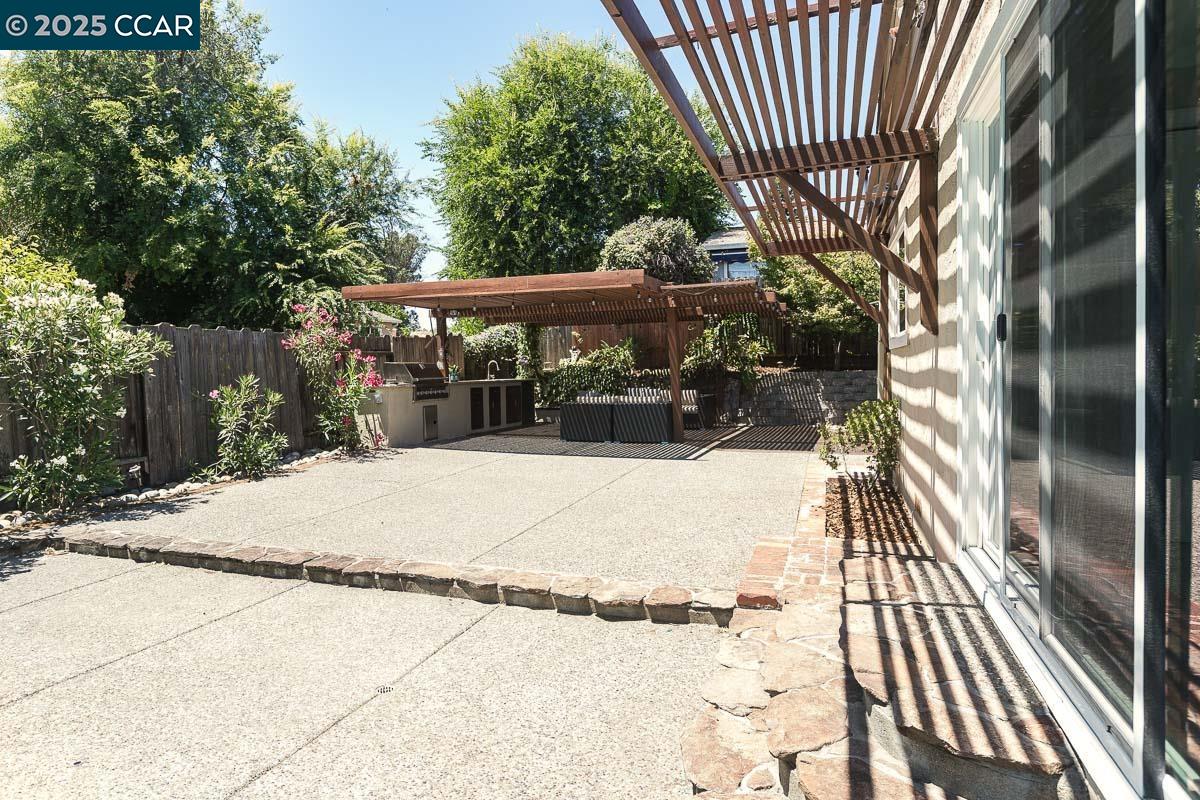 Detail Gallery Image 31 of 42 For 1736 Silverwood Dr, Martinez,  CA 94553 - 3 Beds | 2 Baths