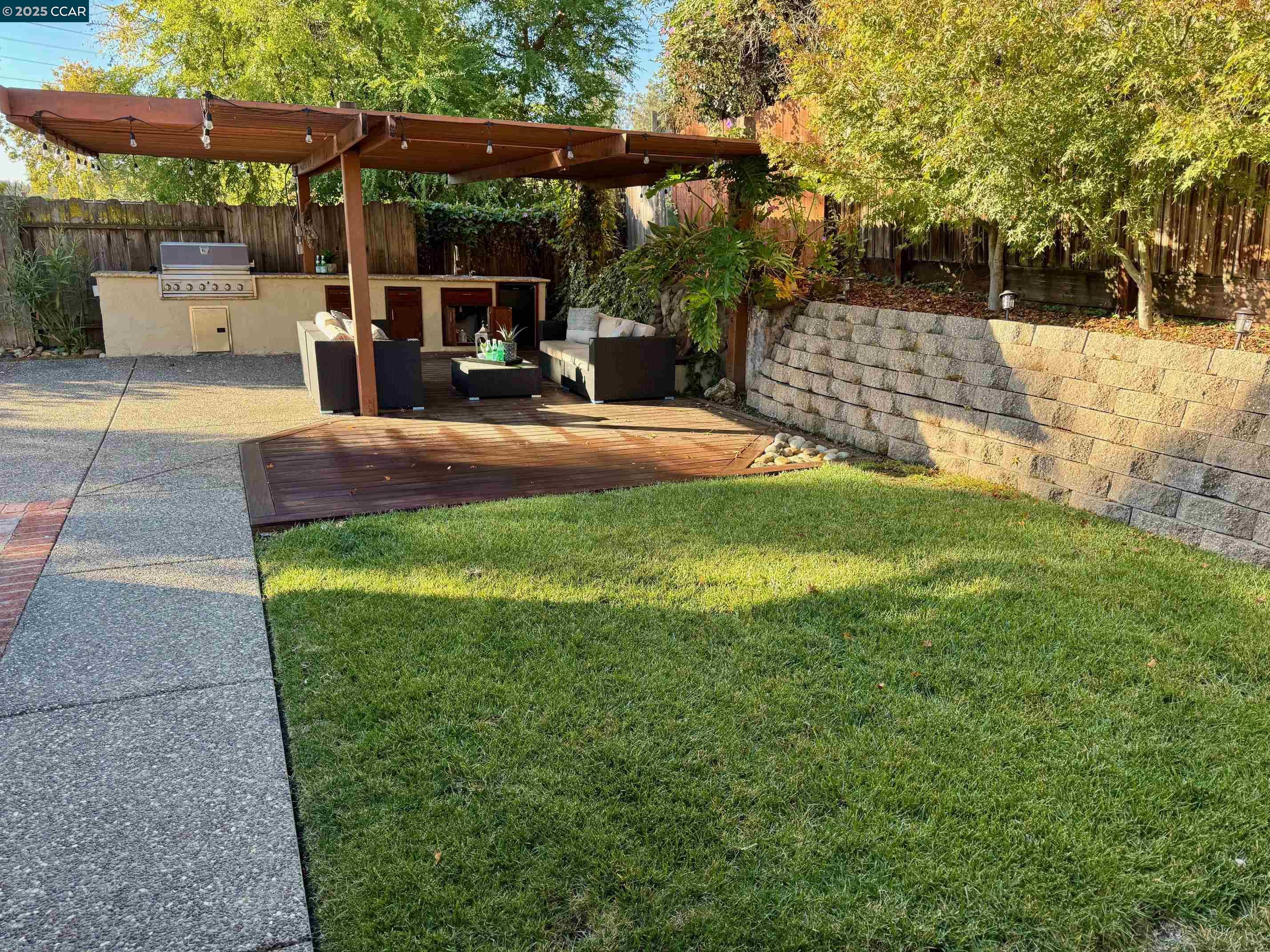 Detail Gallery Image 32 of 42 For 1736 Silverwood Dr, Martinez,  CA 94553 - 3 Beds | 2 Baths