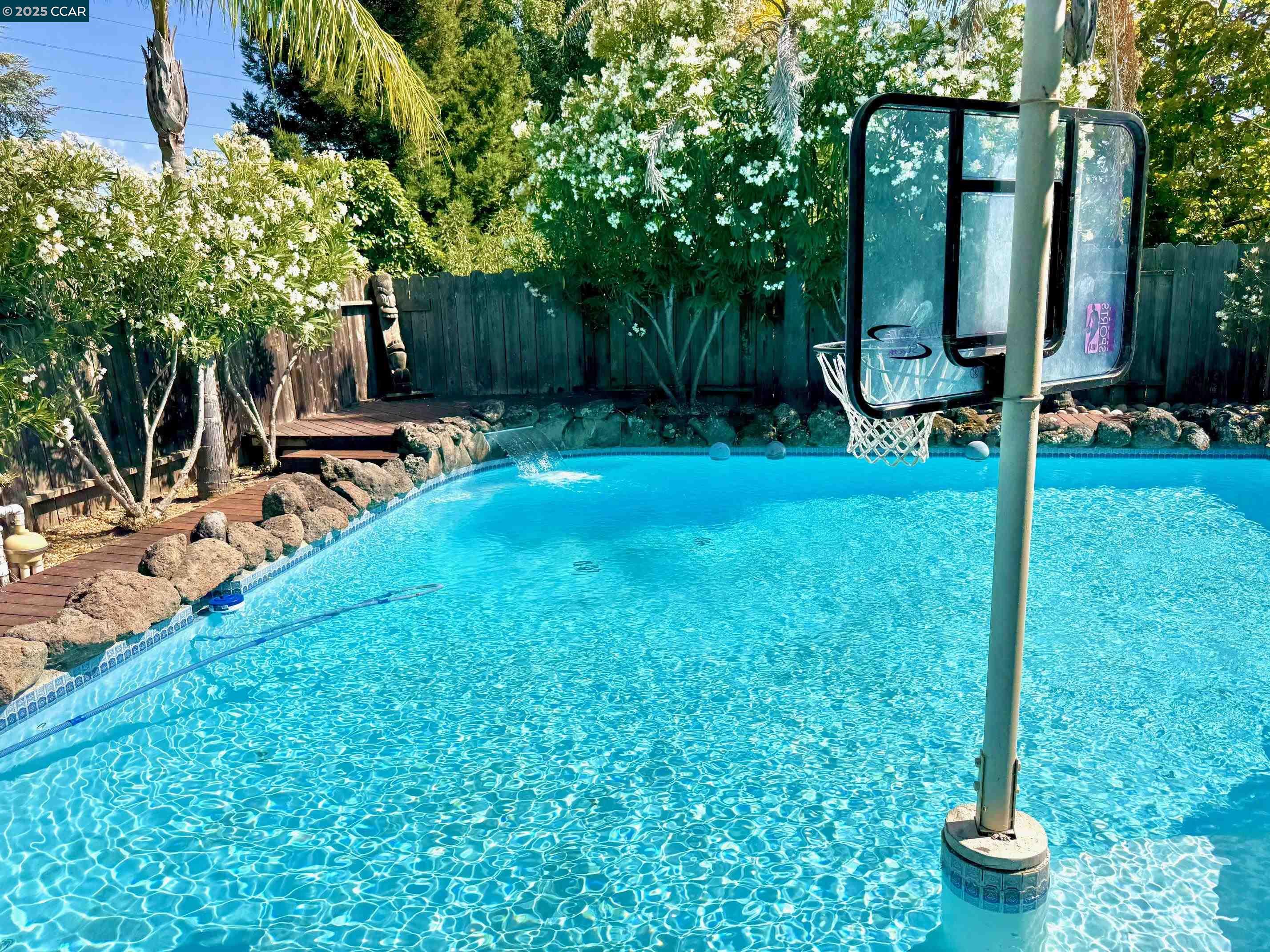 Detail Gallery Image 38 of 42 For 1736 Silverwood Dr, Martinez,  CA 94553 - 3 Beds | 2 Baths