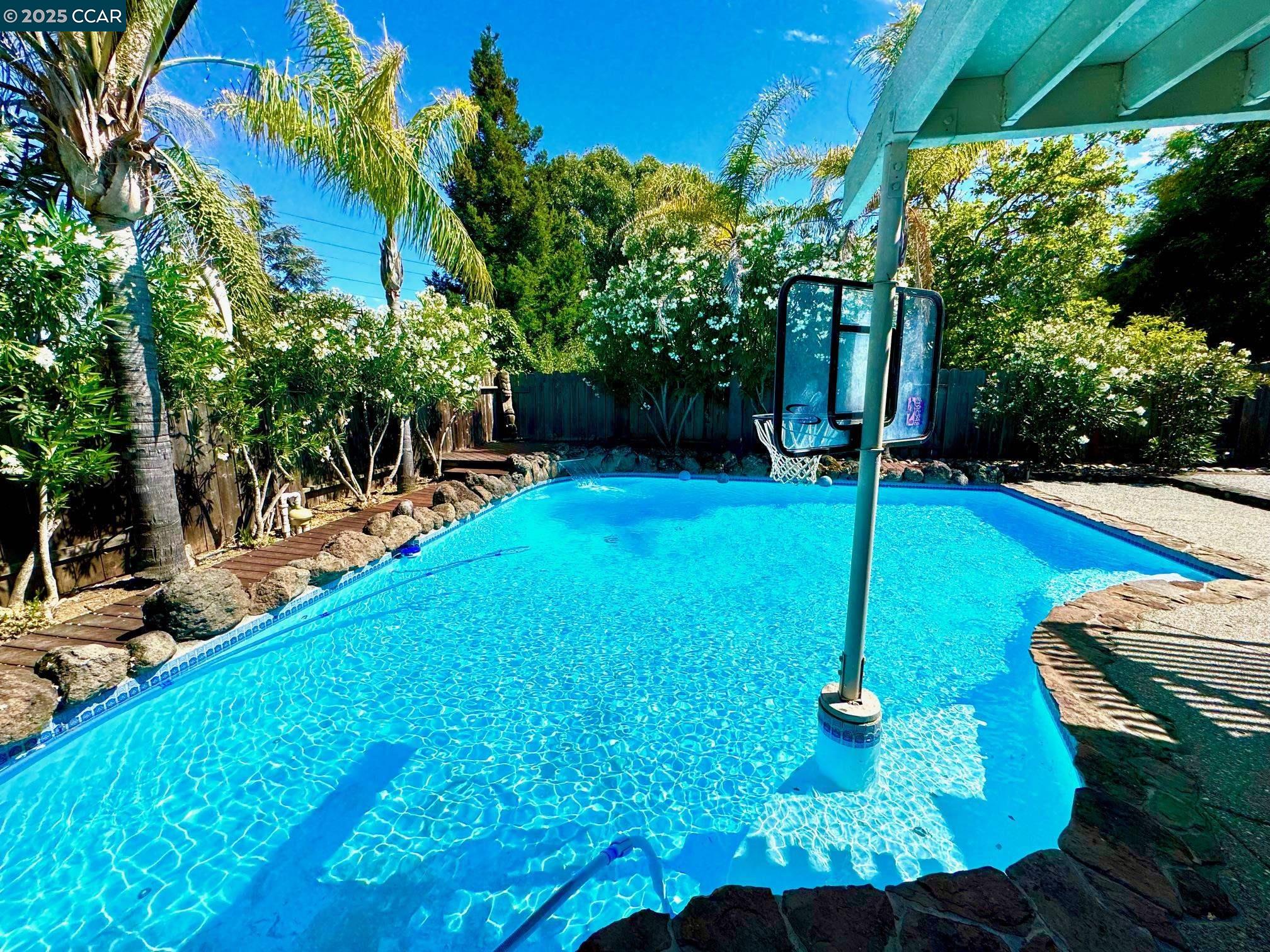 Detail Gallery Image 39 of 42 For 1736 Silverwood Dr, Martinez,  CA 94553 - 3 Beds | 2 Baths