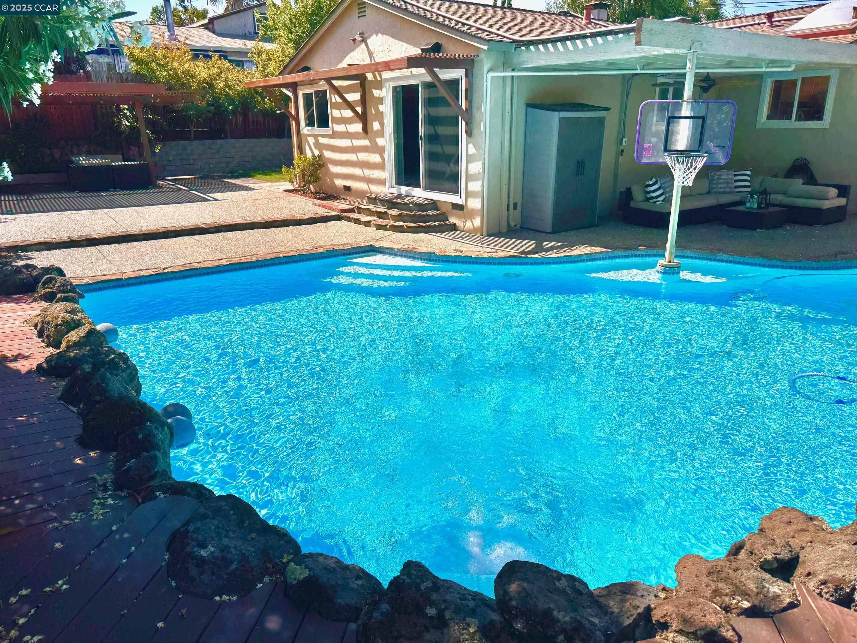 Detail Gallery Image 40 of 42 For 1736 Silverwood Dr, Martinez,  CA 94553 - 3 Beds | 2 Baths