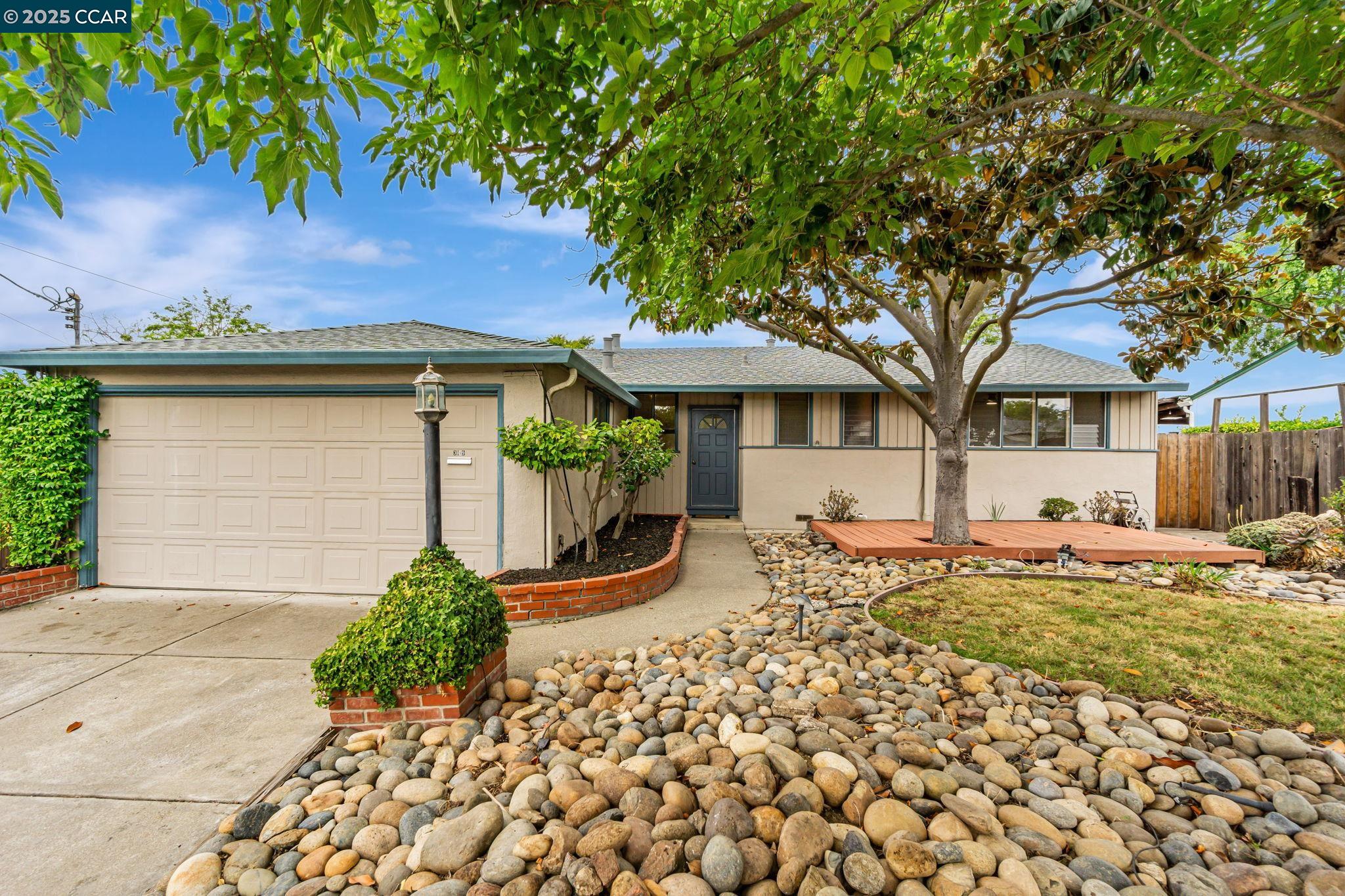Detail Gallery Image 1 of 30 For 3119 Meadowbrook Dr, Concord,  CA 94519 - 3 Beds | 2 Baths