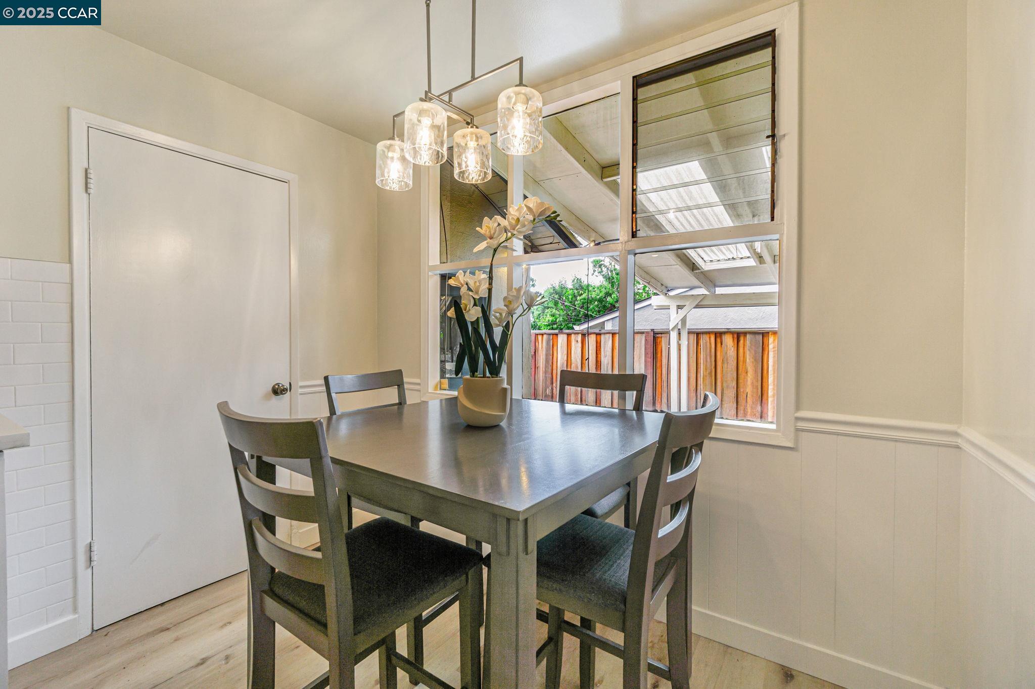 Detail Gallery Image 12 of 30 For 3119 Meadowbrook Dr, Concord,  CA 94519 - 3 Beds | 2 Baths