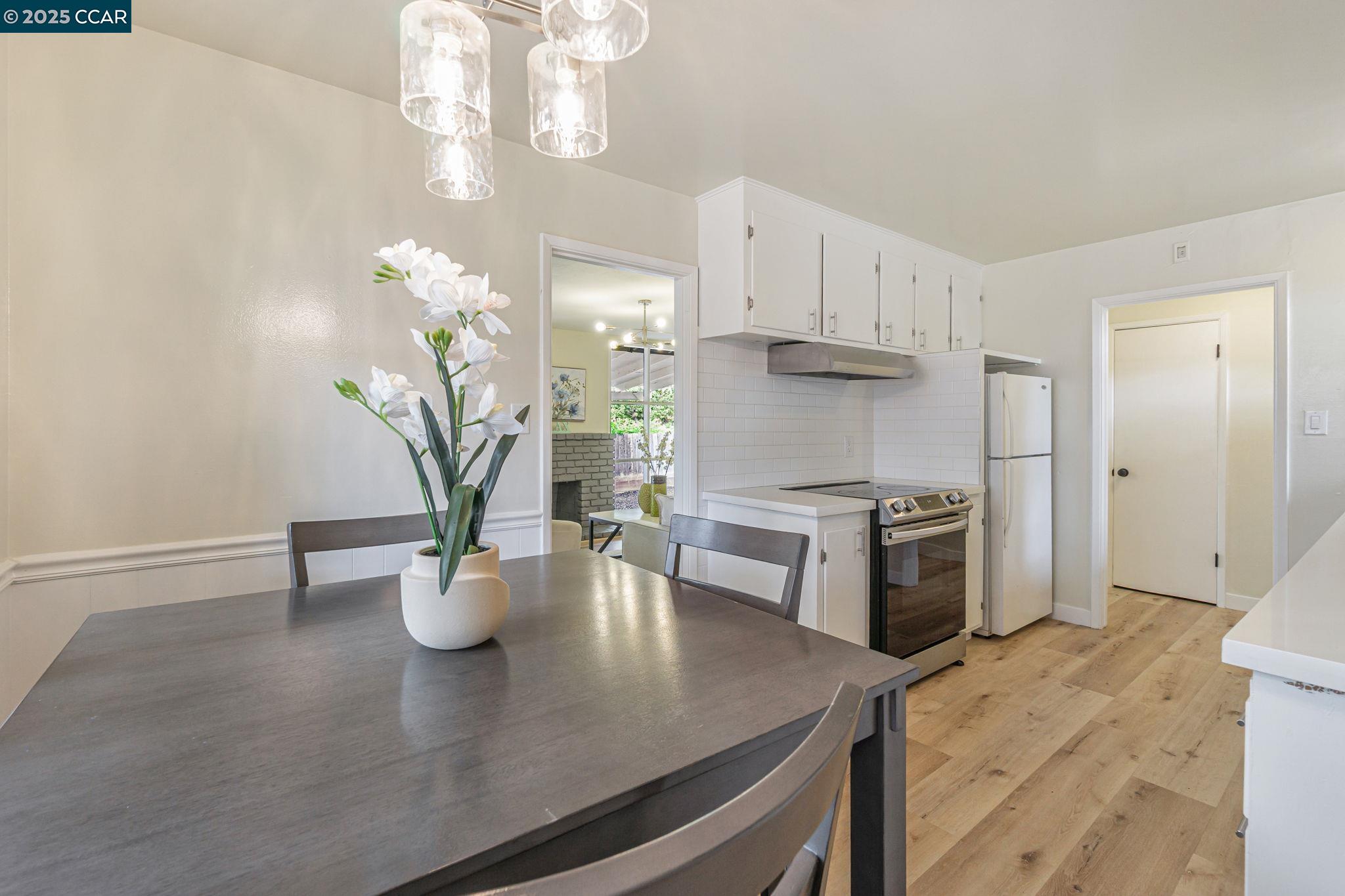 Detail Gallery Image 13 of 30 For 3119 Meadowbrook Dr, Concord,  CA 94519 - 3 Beds | 2 Baths