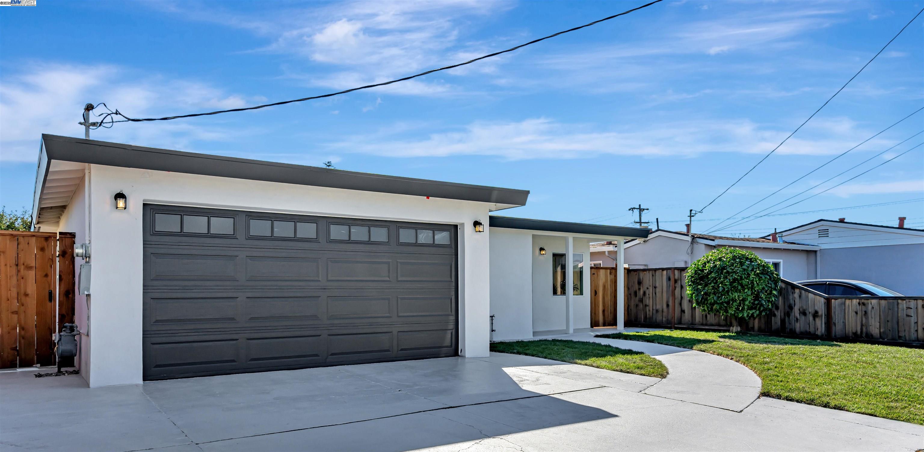Detail Gallery Image 2 of 35 For 1923 Fairbanks St, San Leandro,  CA 94577 - 4 Beds | 2 Baths