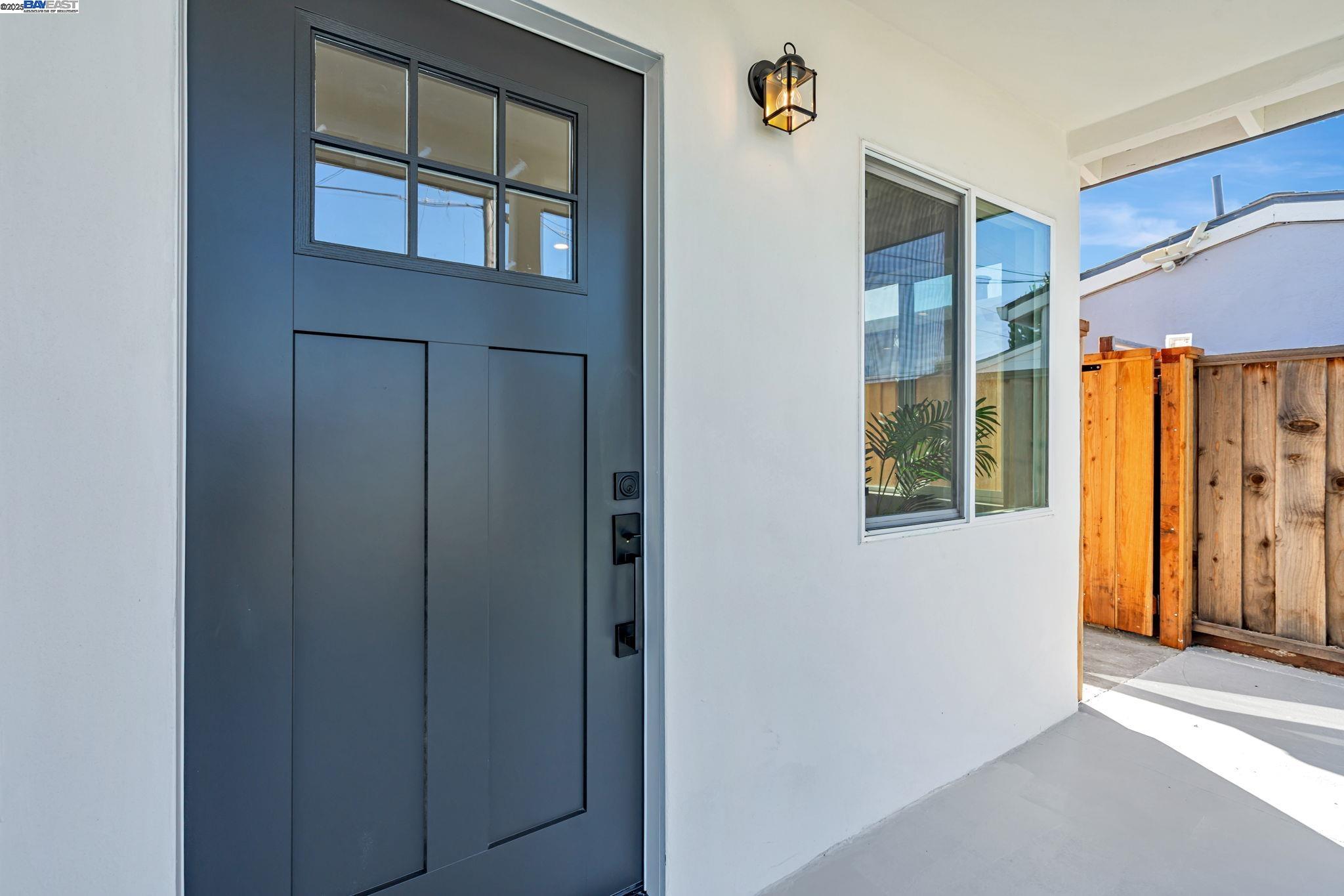 Detail Gallery Image 4 of 35 For 1923 Fairbanks St, San Leandro,  CA 94577 - 4 Beds | 2 Baths