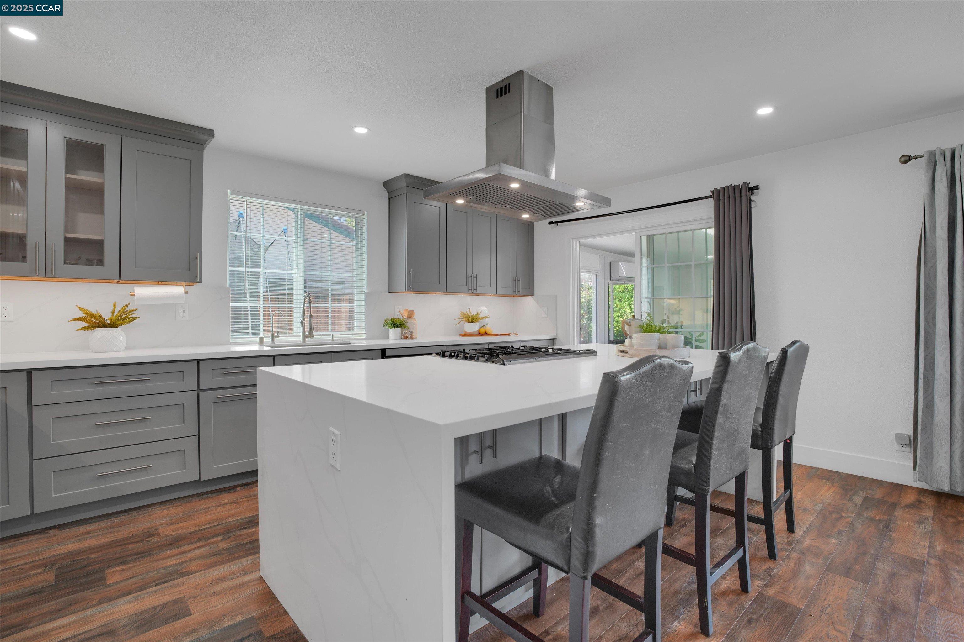 Detail Gallery Image 11 of 37 For 5438 Scenic Ave, Livermore,  CA 94551 - 4 Beds | 2 Baths