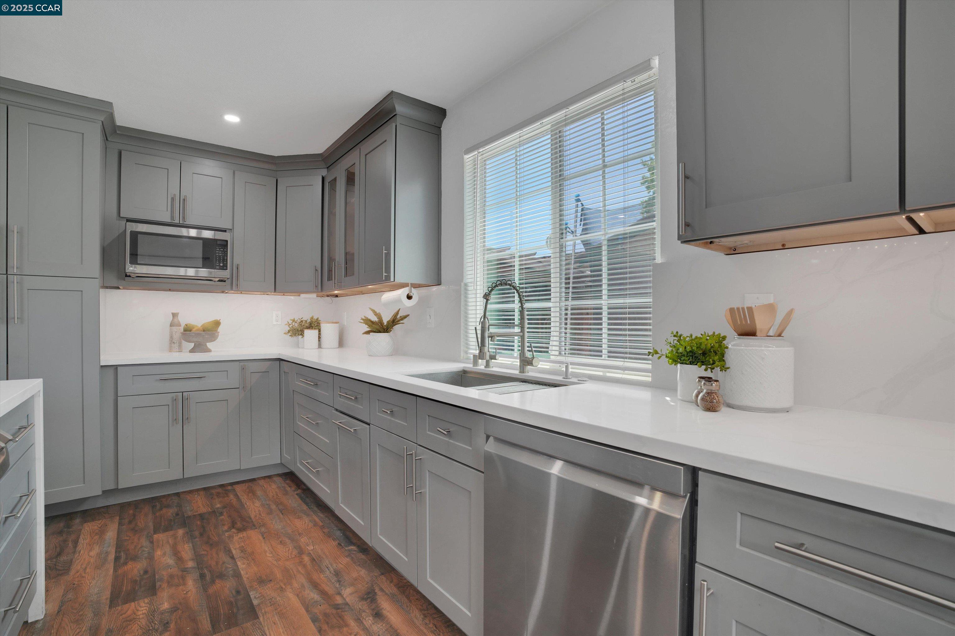 Detail Gallery Image 13 of 37 For 5438 Scenic Ave, Livermore,  CA 94551 - 4 Beds | 2 Baths