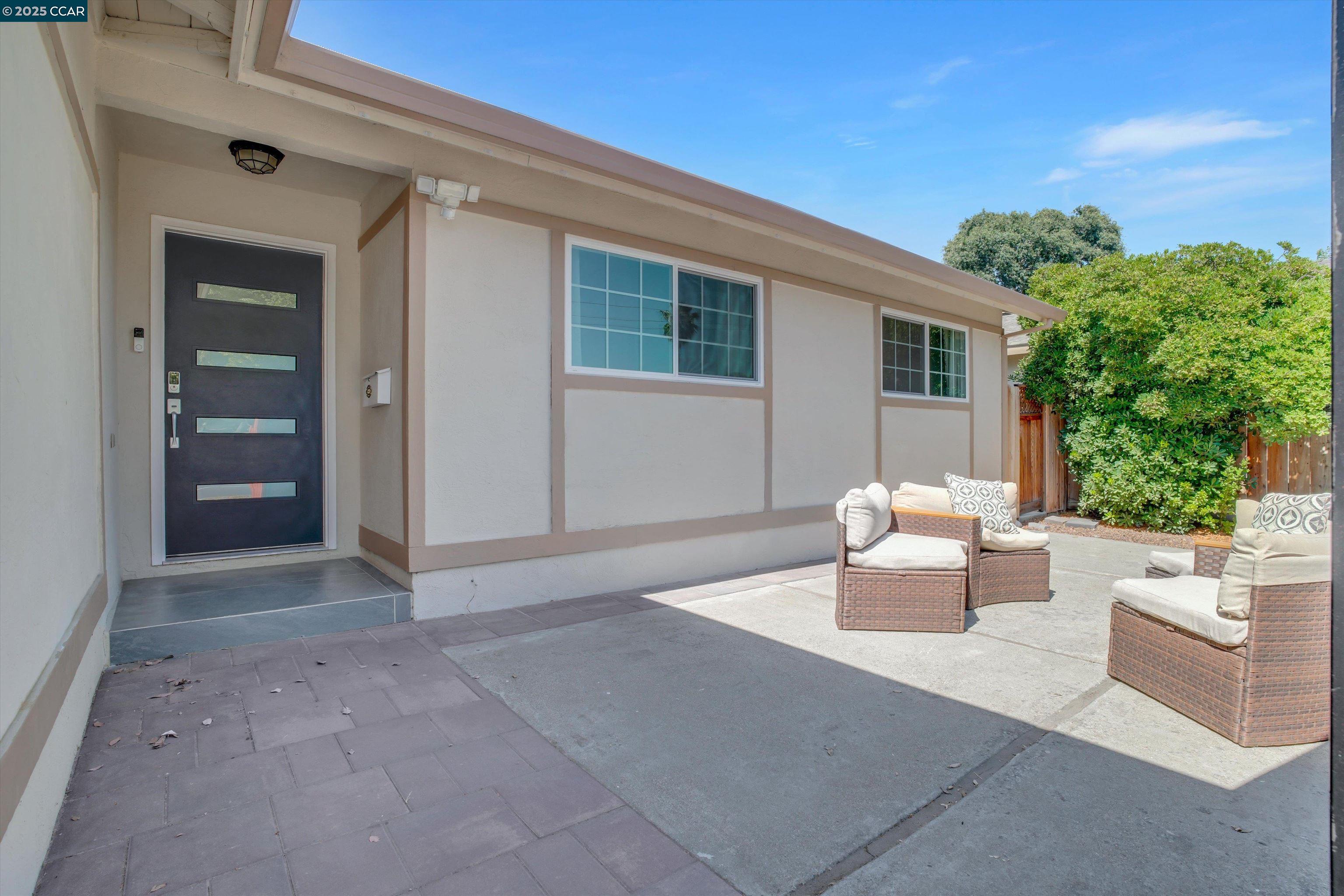 Detail Gallery Image 4 of 37 For 5438 Scenic Ave, Livermore,  CA 94551 - 4 Beds | 2 Baths