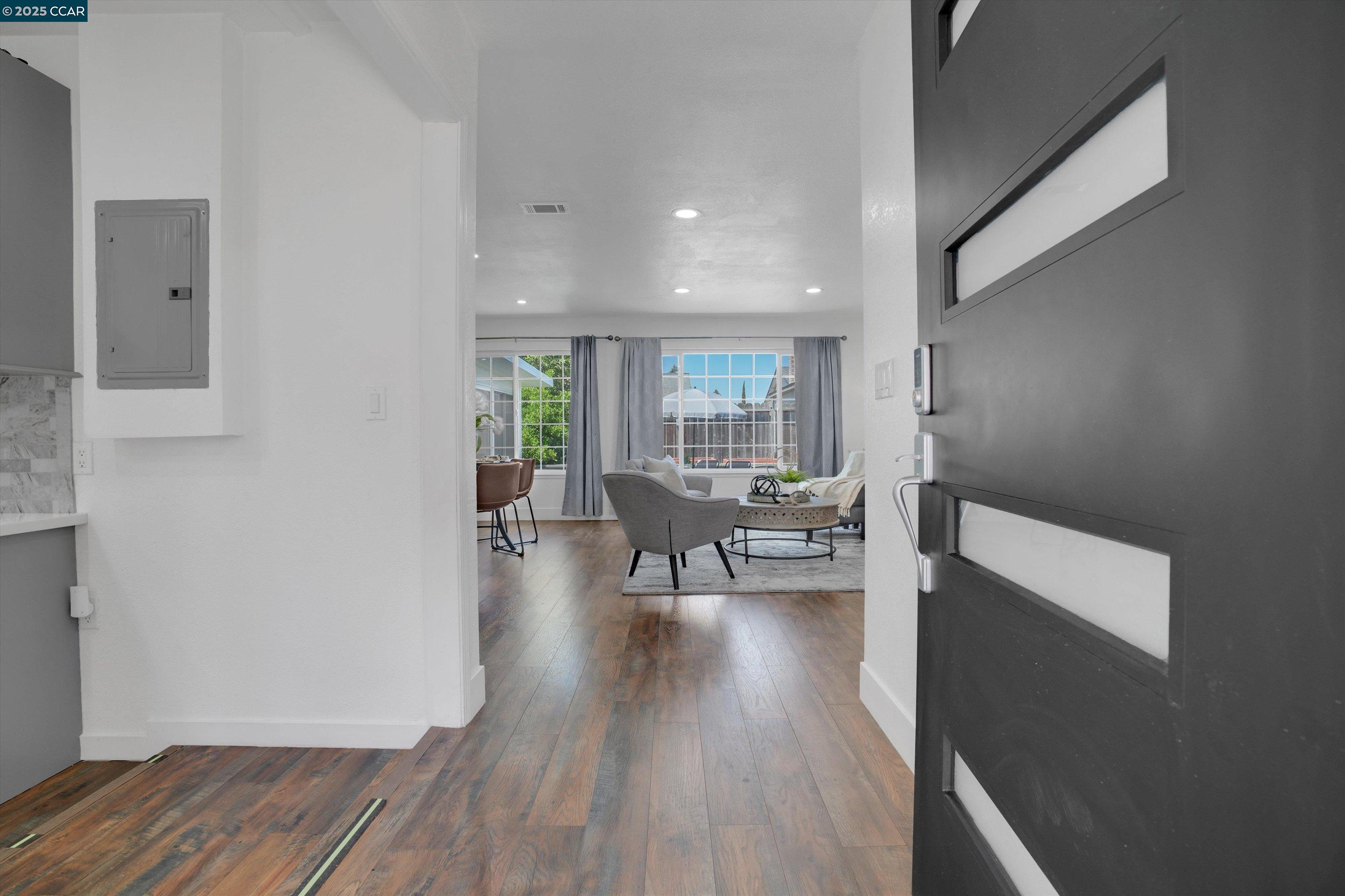 Detail Gallery Image 5 of 37 For 5438 Scenic Ave, Livermore,  CA 94551 - 4 Beds | 2 Baths