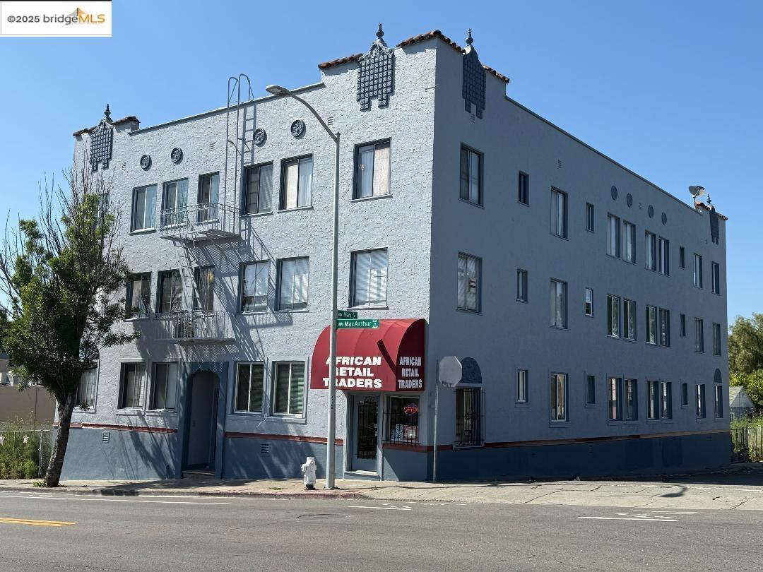 Detail Gallery Image 1 of 13 For 2240 Macarthur Blvd, Oakland,  CA 94602 - – Beds | – Baths