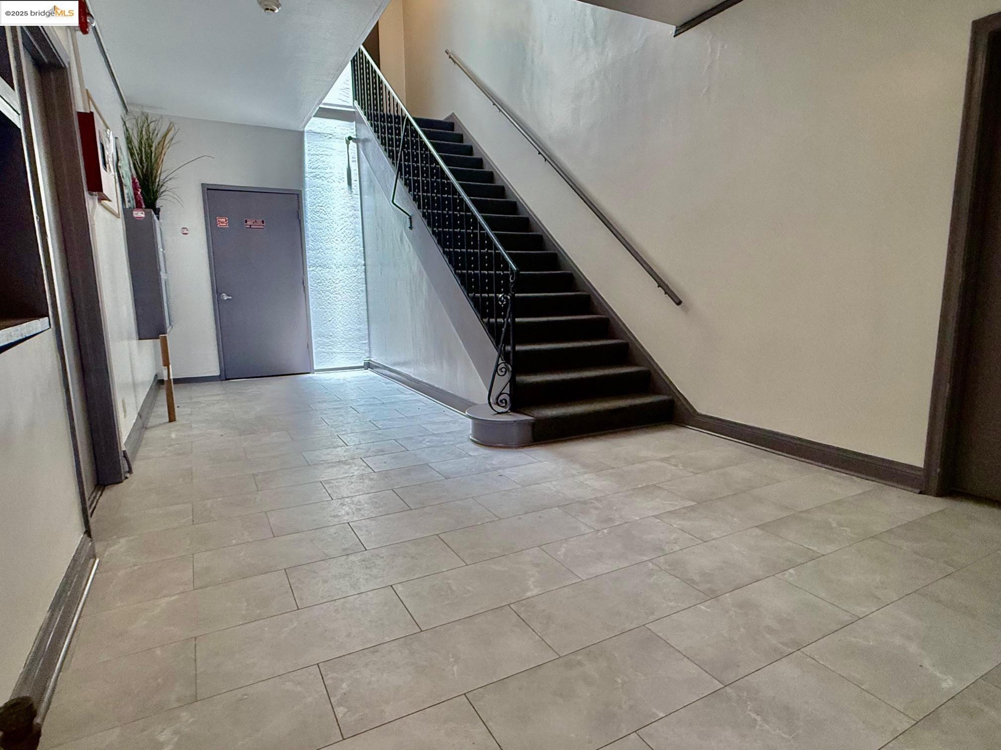 Detail Gallery Image 11 of 13 For 2240 Macarthur Blvd, Oakland,  CA 94602 - – Beds | – Baths