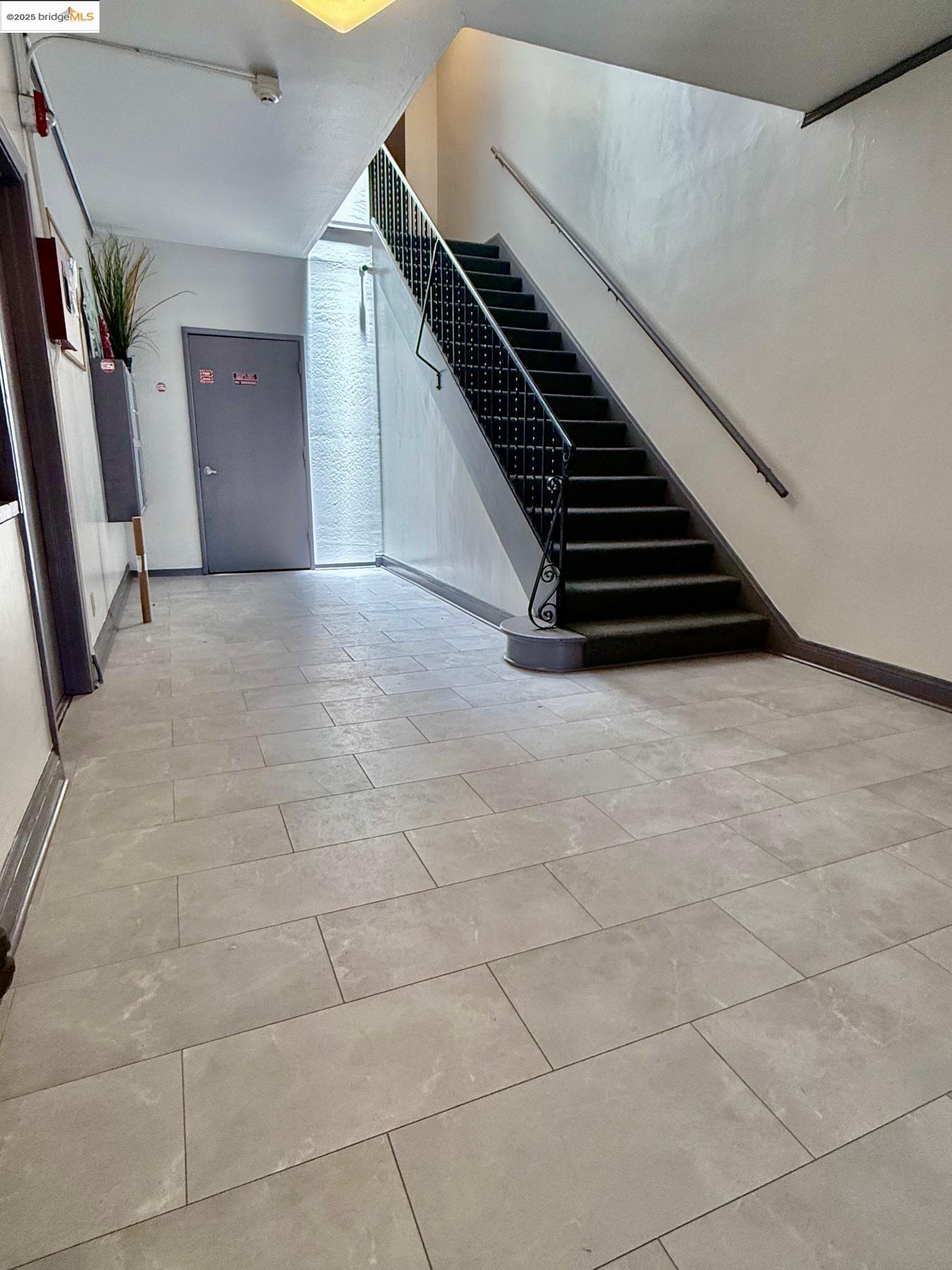Detail Gallery Image 12 of 13 For 2240 Macarthur Blvd, Oakland,  CA 94602 - – Beds | – Baths
