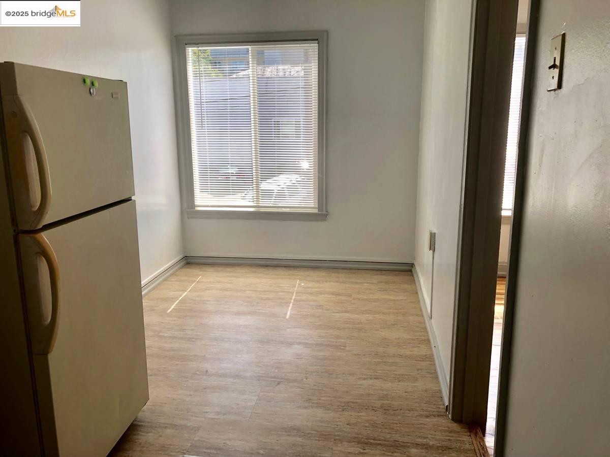 Detail Gallery Image 3 of 13 For 2240 Macarthur Blvd, Oakland,  CA 94602 - – Beds | – Baths