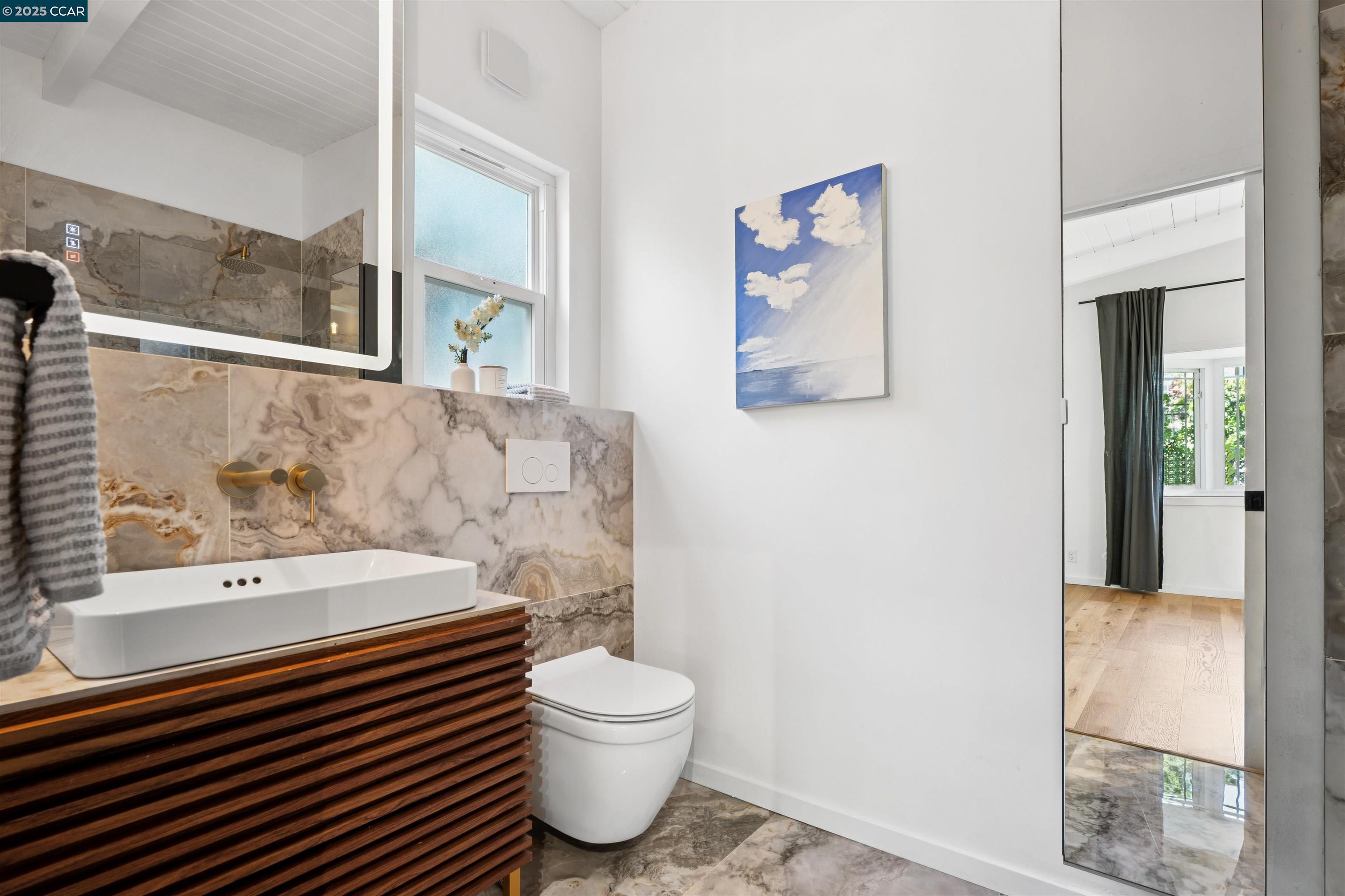 5915 ALHAMBRA AVE, Oakland, California 94611, 4 Bedrooms Bedrooms, 7 Rooms Rooms,3 BathroomsBathrooms,Residential,For Sale,5915 ALHAMBRA AVE,41105254