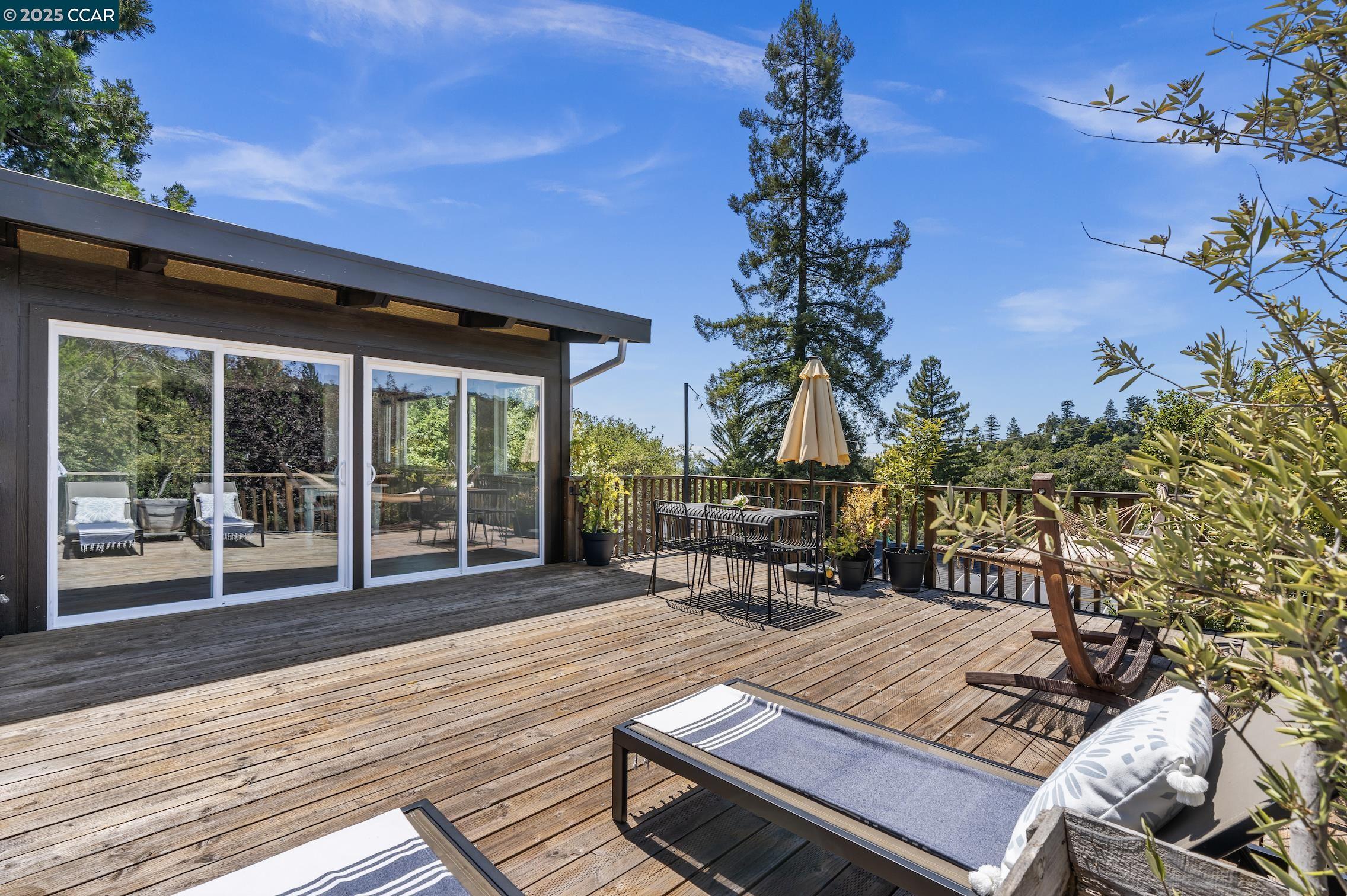 5915 ALHAMBRA AVE, Oakland, California 94611, 4 Bedrooms Bedrooms, 7 Rooms Rooms,3 BathroomsBathrooms,Residential,For Sale,5915 ALHAMBRA AVE,41105254