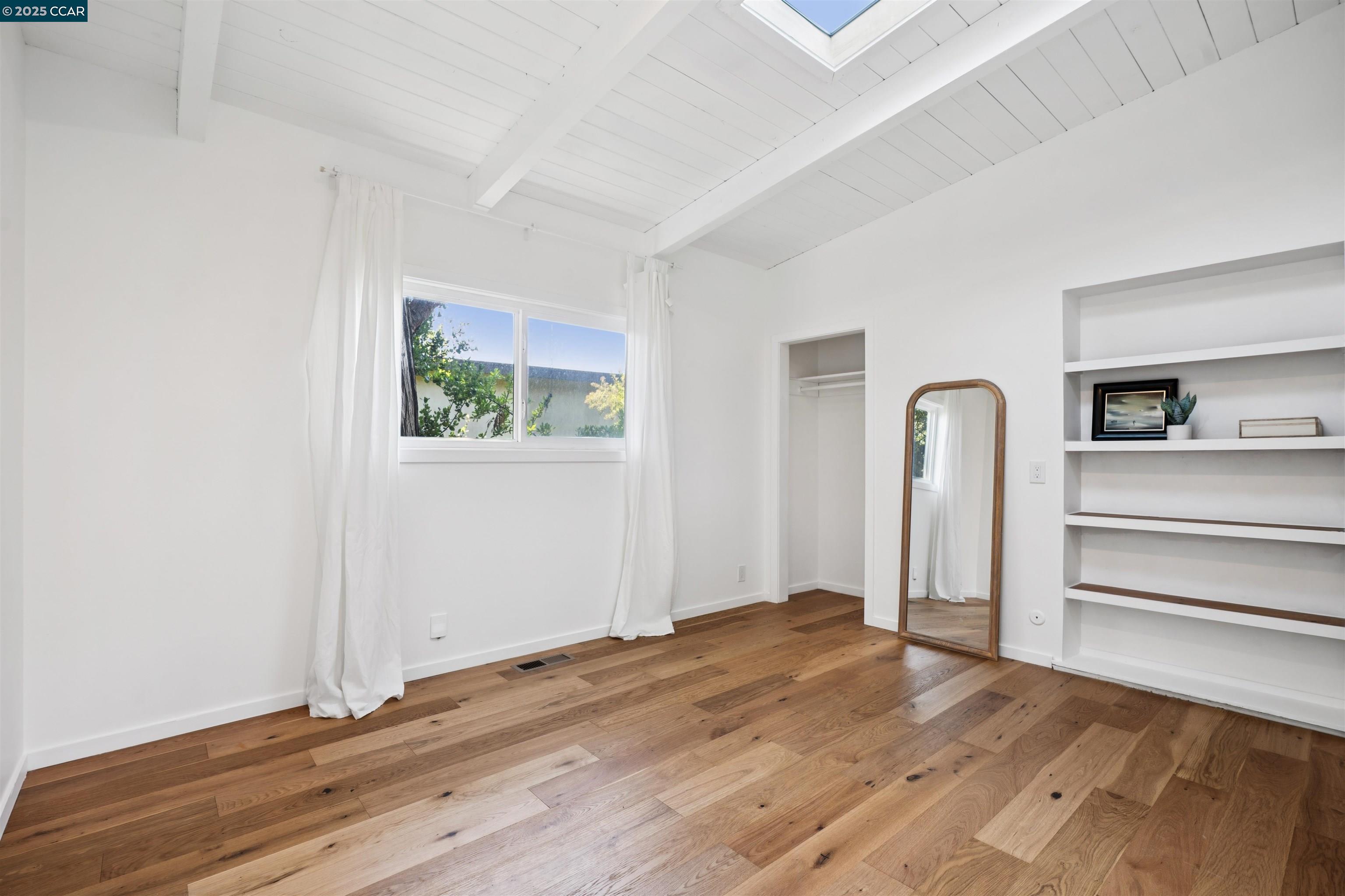 5915 ALHAMBRA AVE, Oakland, California 94611, 4 Bedrooms Bedrooms, 7 Rooms Rooms,3 BathroomsBathrooms,Residential,For Sale,5915 ALHAMBRA AVE,41105254